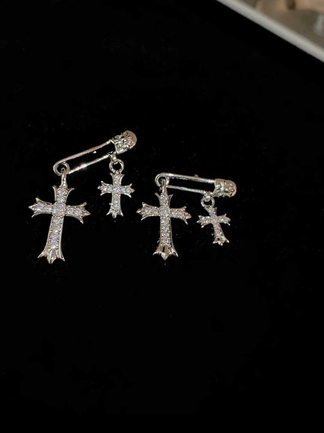 

ISHKAARA Silver-Plated Classic Hoop Earrings