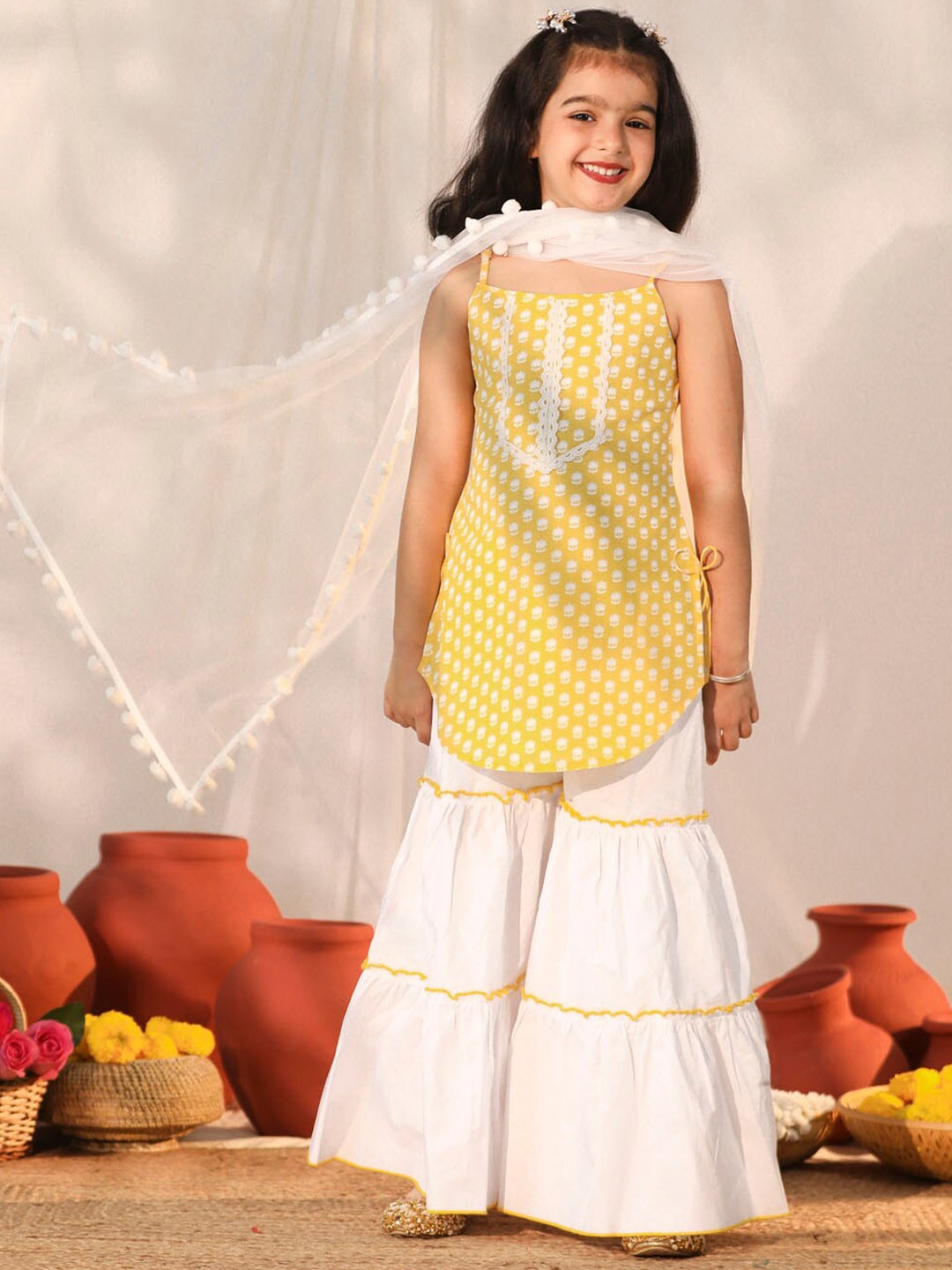 

VASTRAMAY Girls Ethnic Motifs Printed Pure Cotton Straight Kurta With Sharara & Dupatta, Yellow