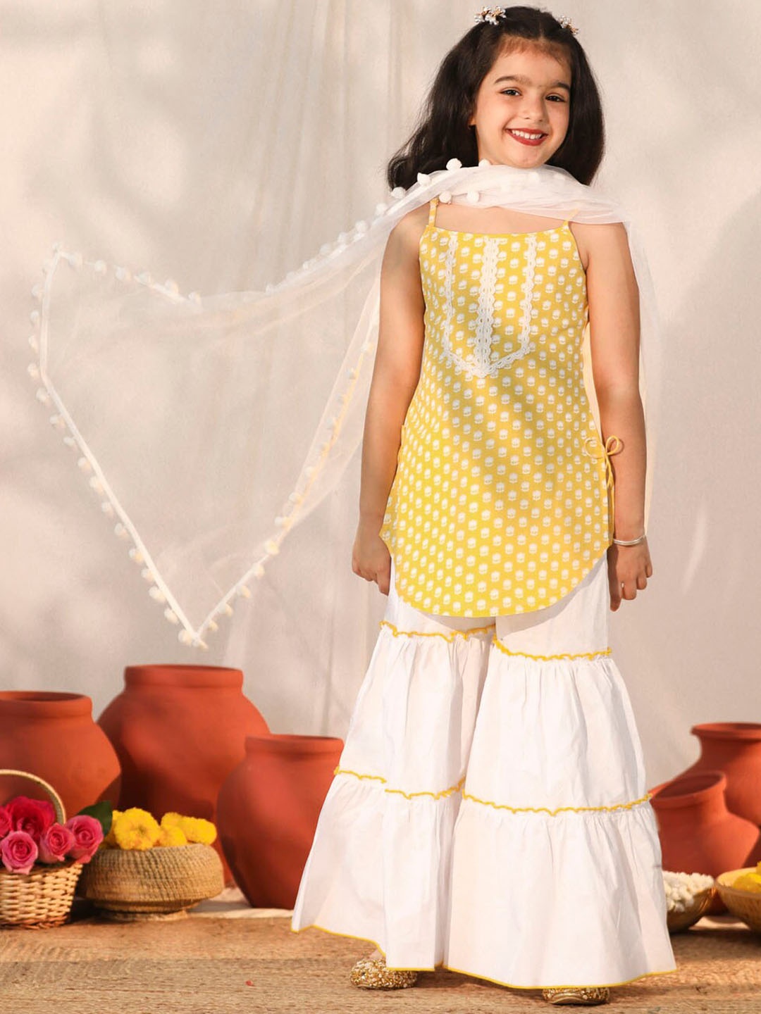 

VASTRAMAY Girls Ethnic Motifs Printed Pure Cotton Straight Kurta With Sharara & Dupatta, Yellow