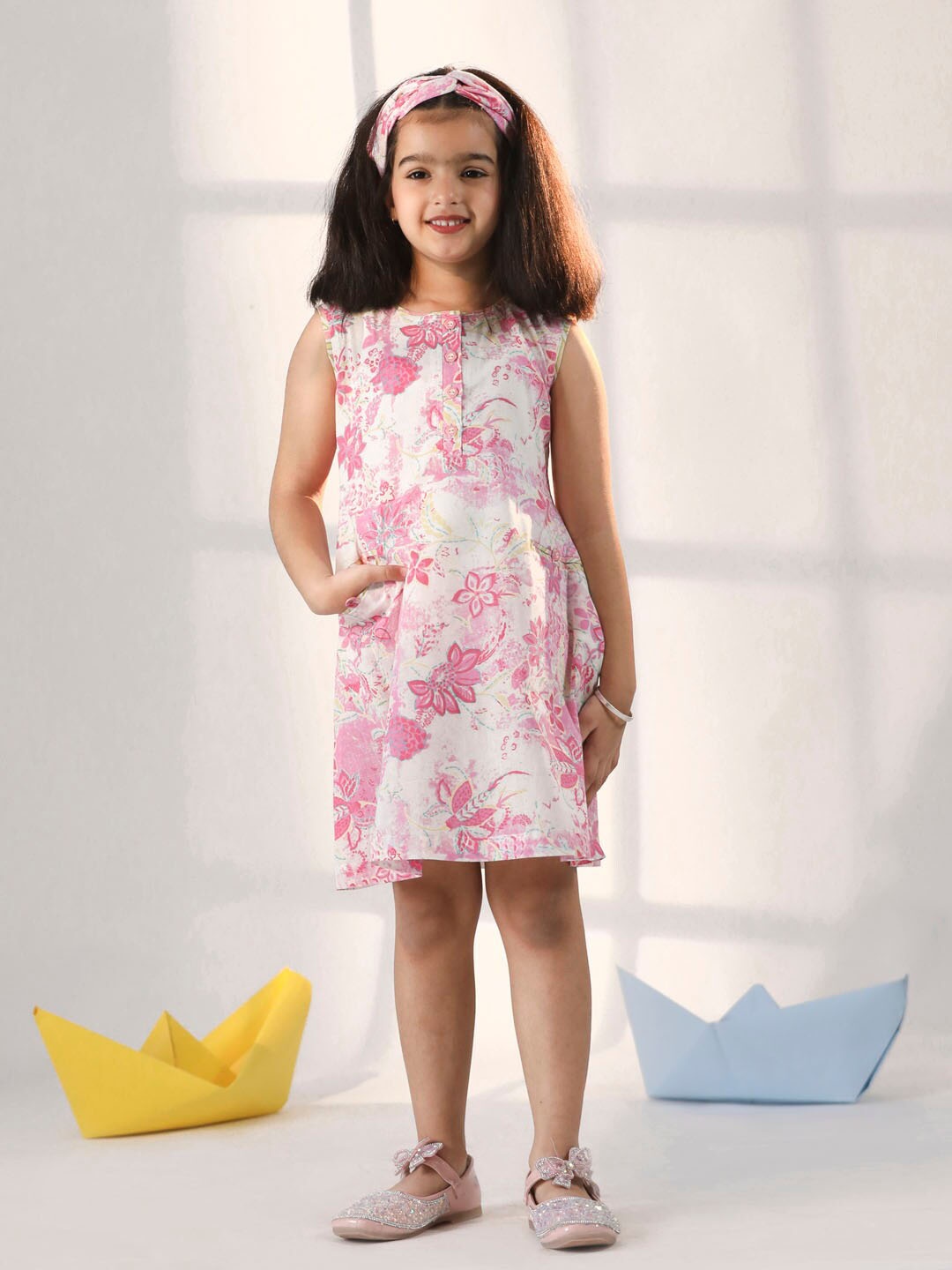 

VASTRAMAY Girls Floral Printed Sleeveless Cotton A-Line Dress, Pink