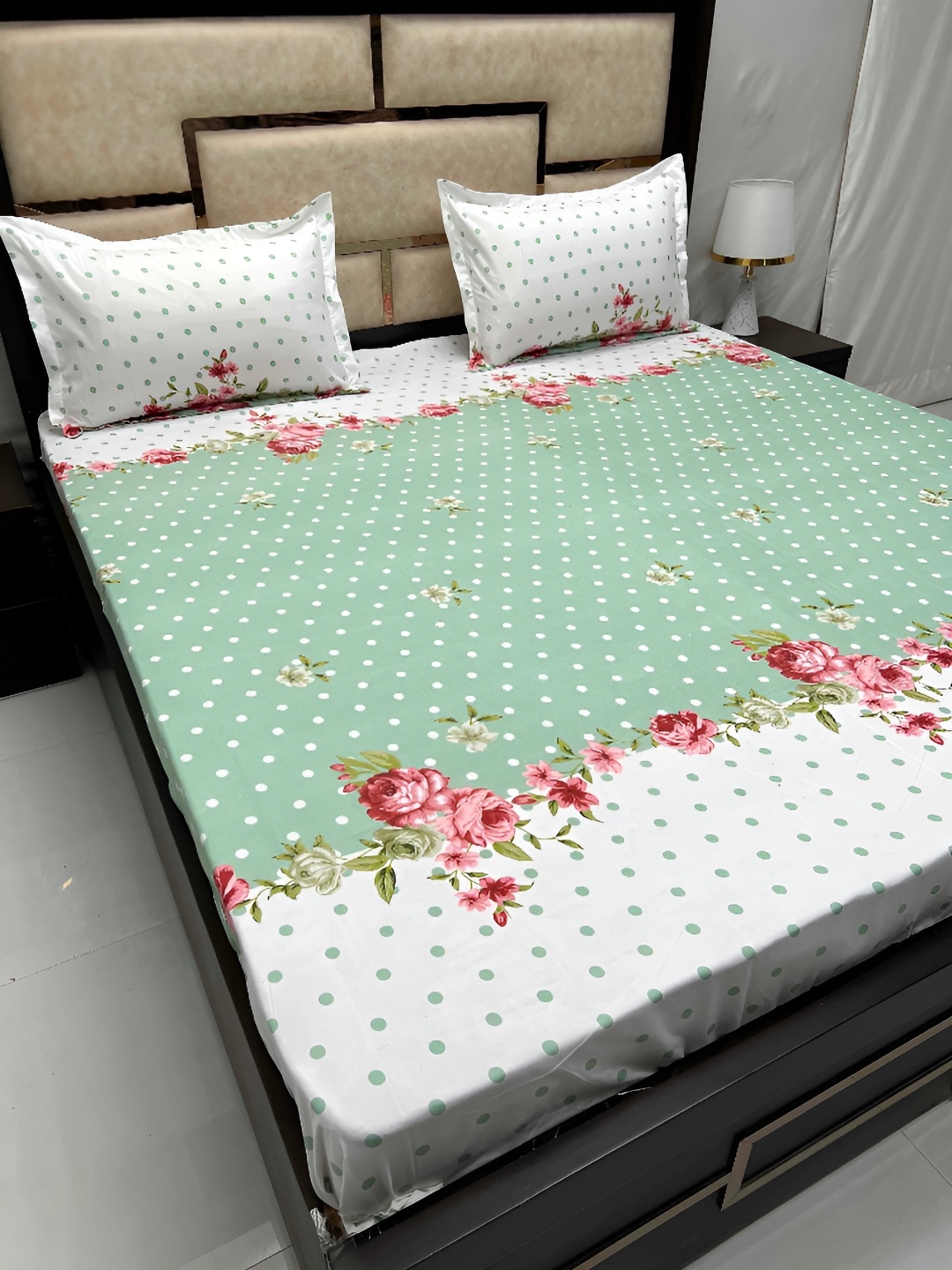 

Pure Decor Green & White Floral 250 TC Cotton Queen Bedsheet with 2 Pillow Covers