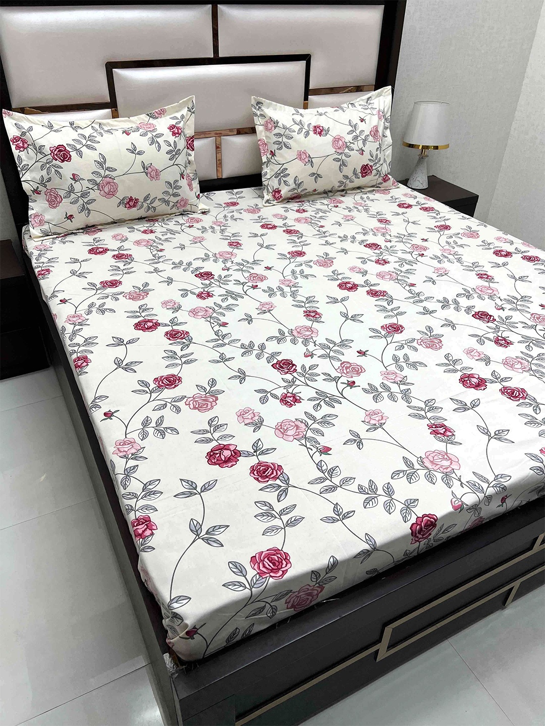 

Pure Decor Queen Size Double Bed Bedsheet With 2 Pillow Covers 90in X 100in,228cm X 254cms, White