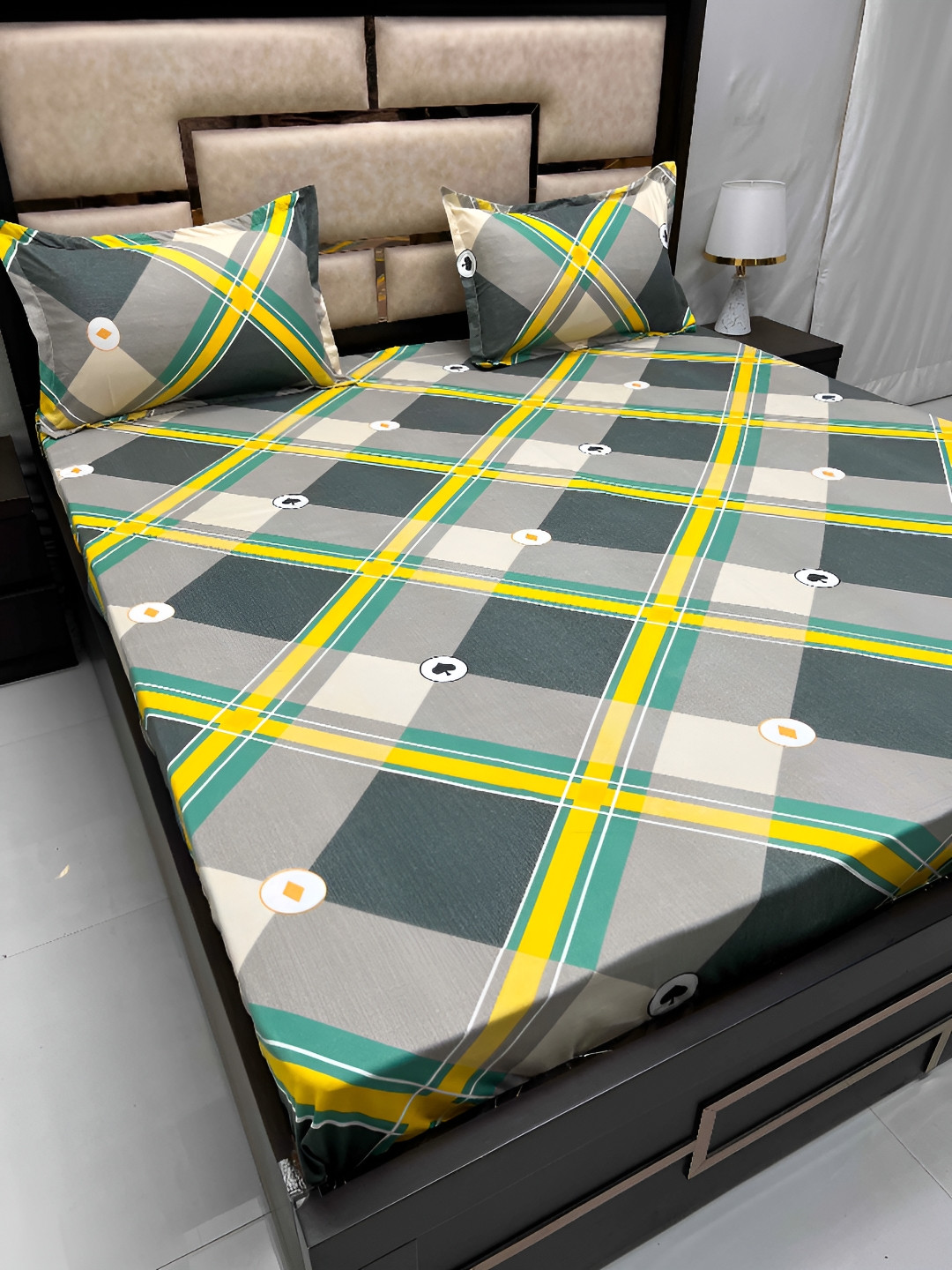 

Pure Decor Beige & Green Geometric 250 TC Cotton Queen Bedsheet with 2 Pillow Covers