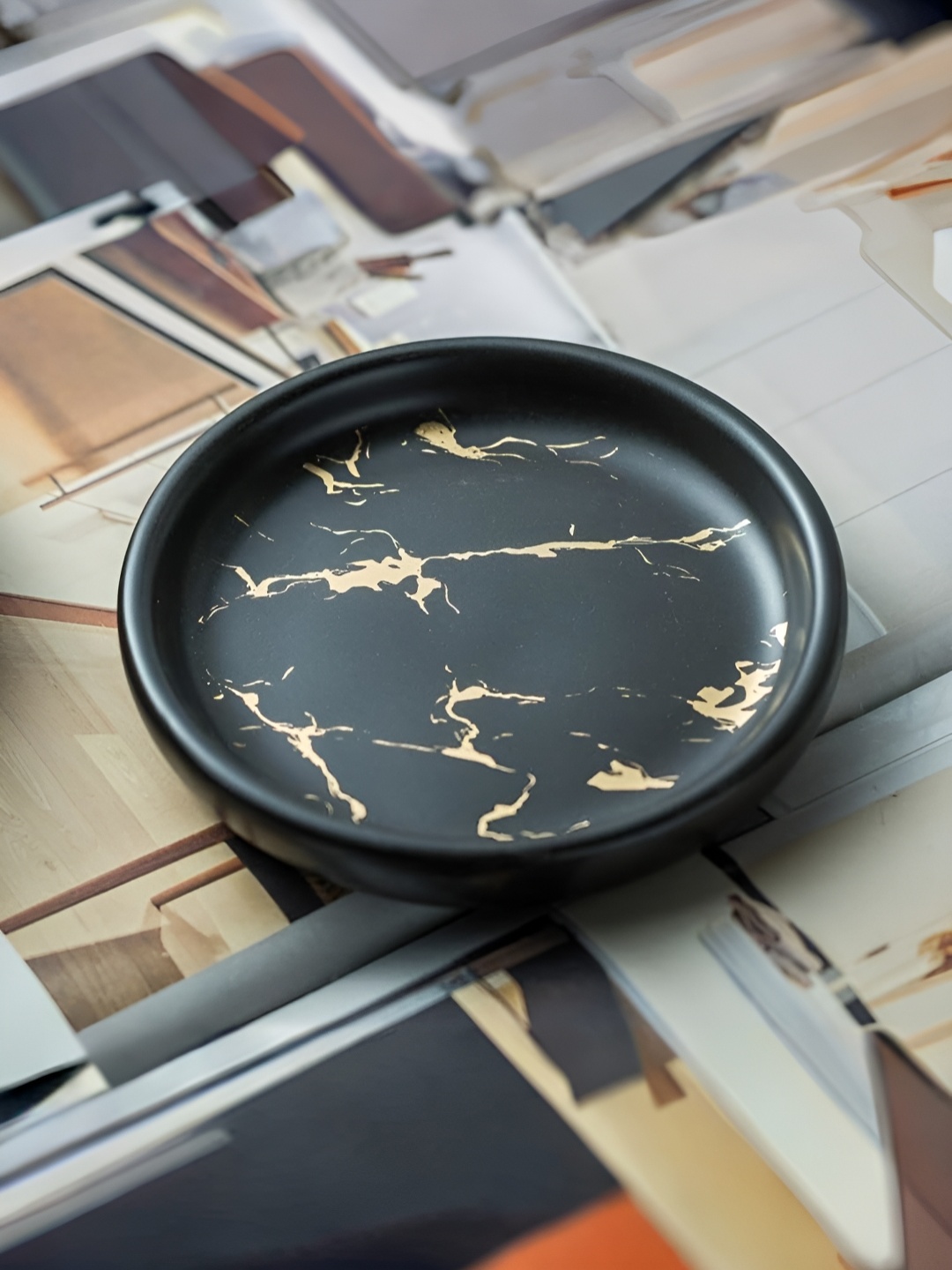 

The Better Home Black & Beige Printed Ceramic Soap Dish