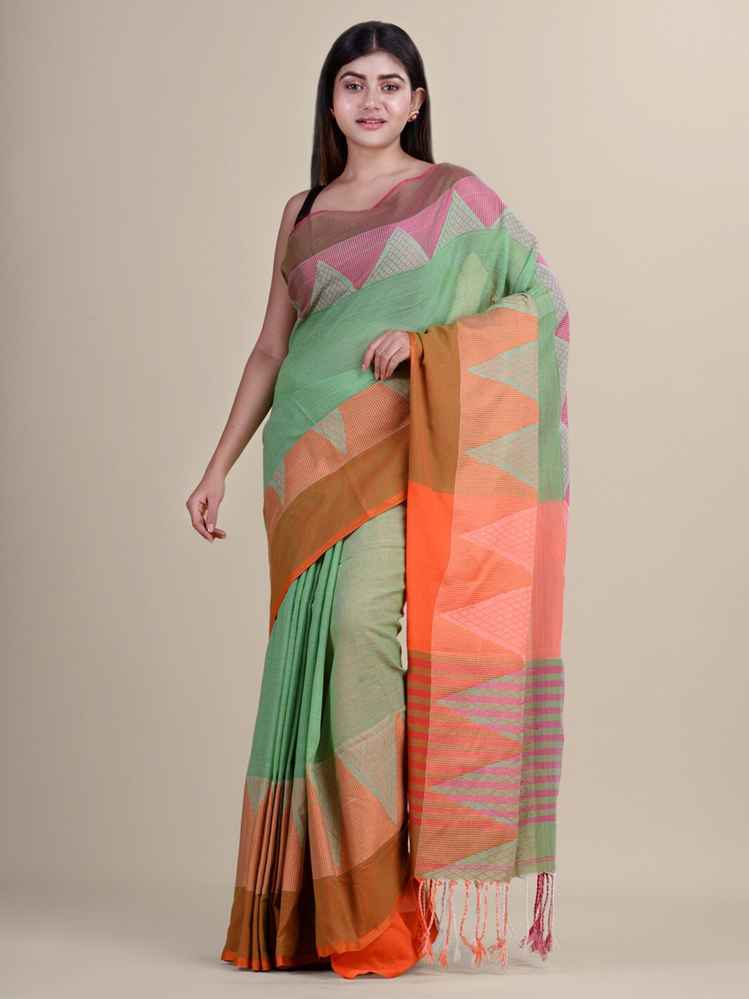 

HOUSE OF ARLI Geometric Woven Design Pure Cotton Saree, Green