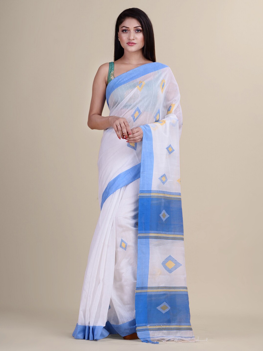 

HOUSE OF ARLI Geometric Woven Design Silk Cotton Saree, White