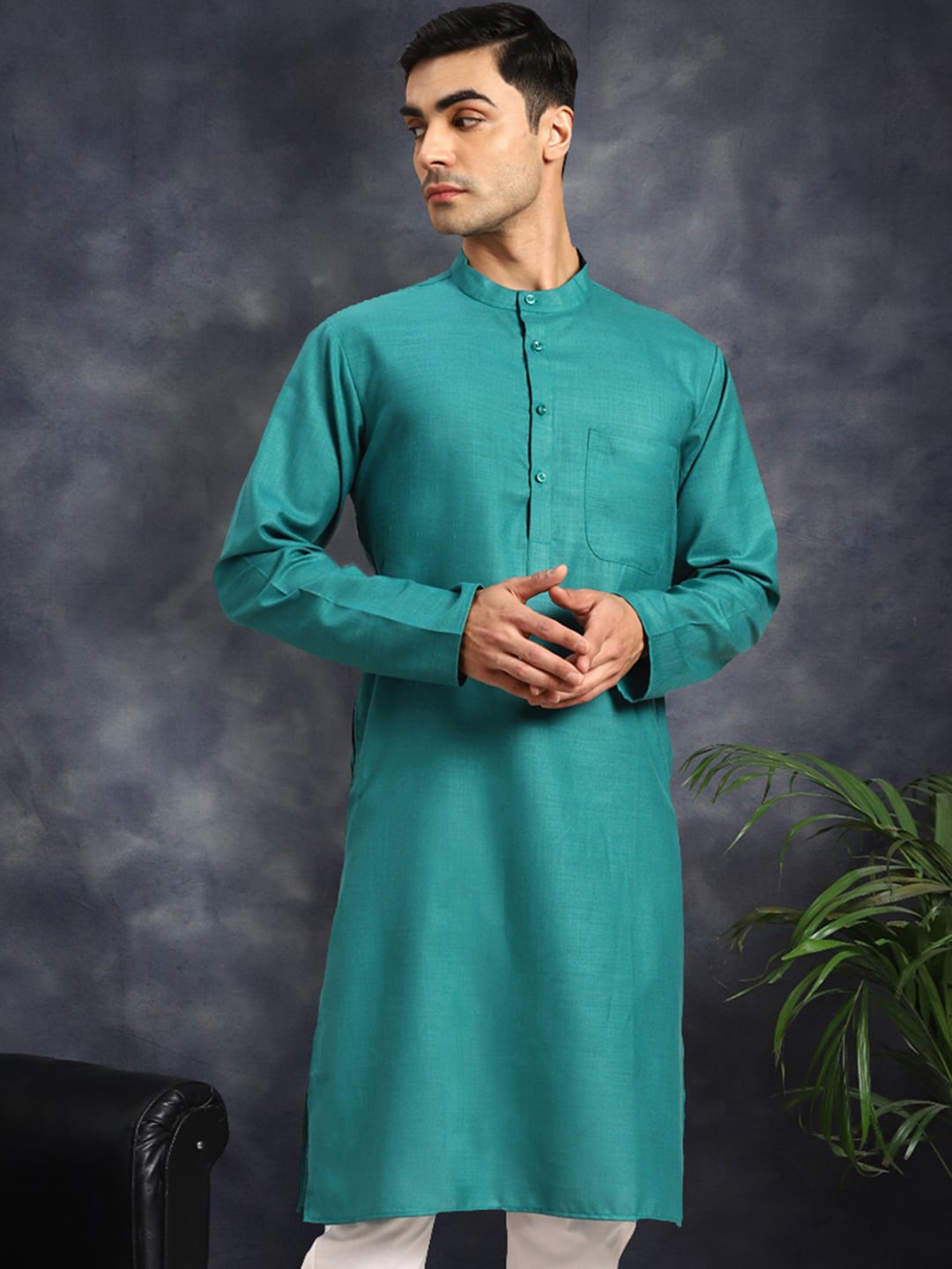

Anouk Men Flared Sleeves Thread Work Kurta, Green