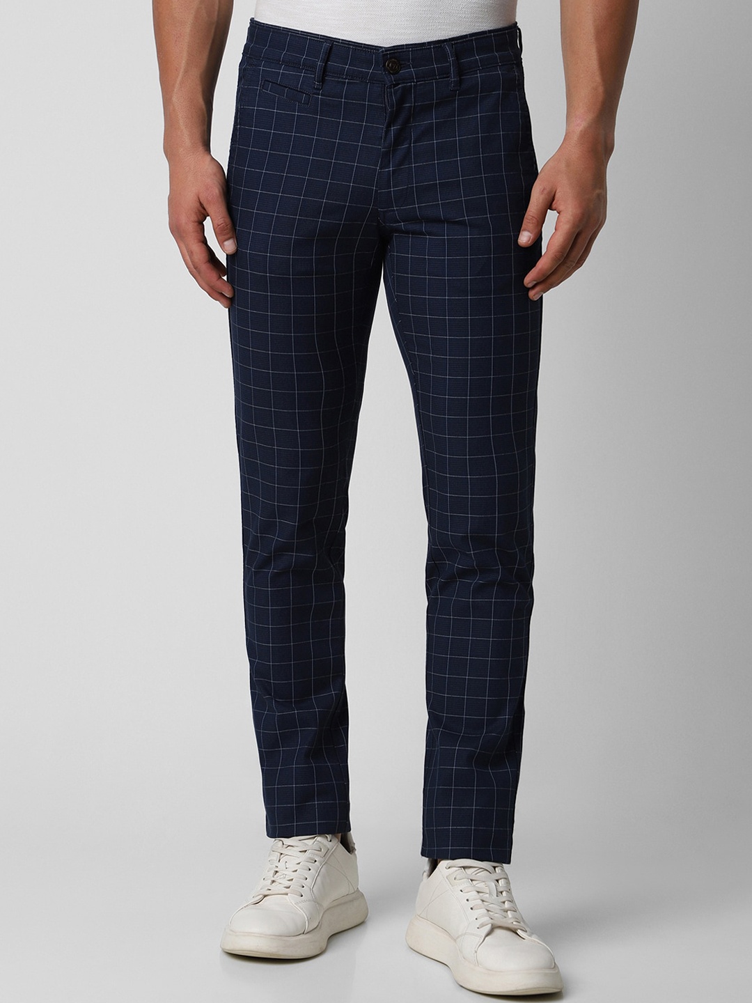 

Van Heusen Sport Men Checked Slim Fit Trousers, Navy blue