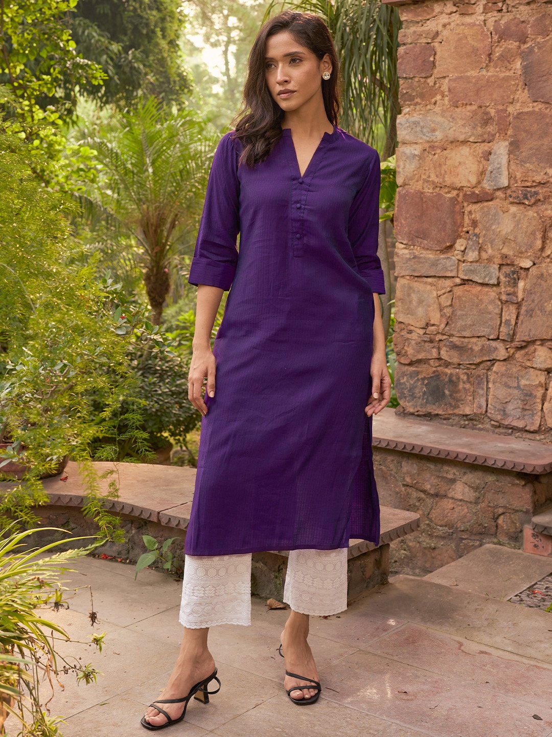 

Libas Mandarin Collar Three-Quarter Sleeves Thread Work Kurta, Purple