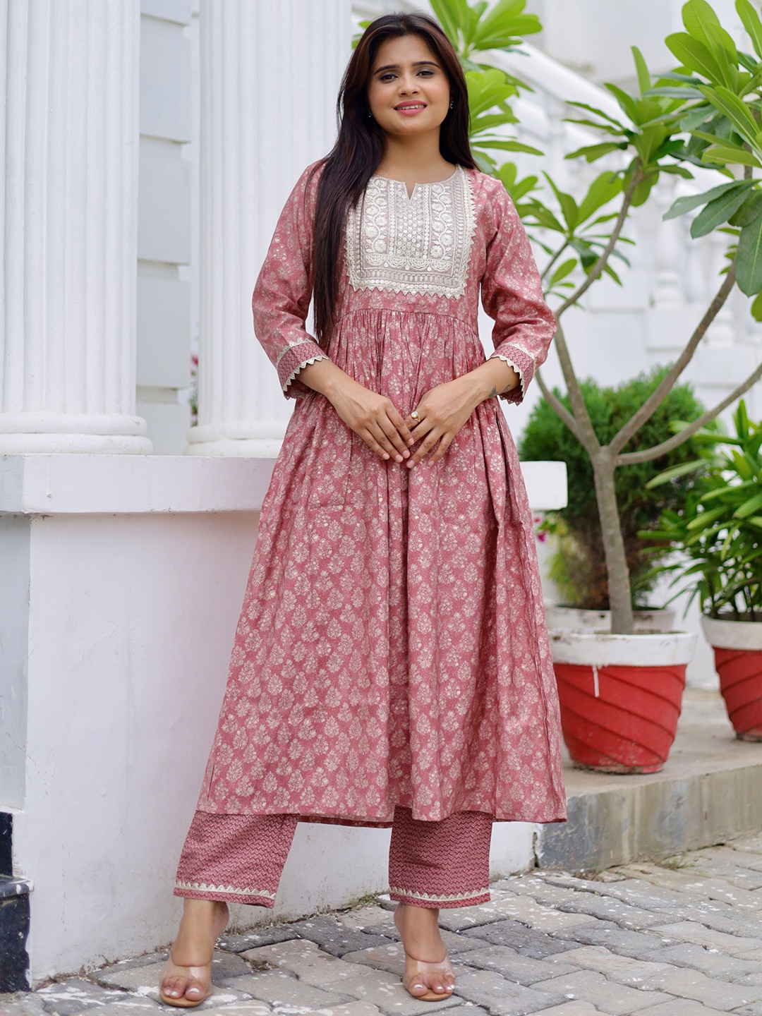 

Libas Floral Printed Thread Work Kurta with Palazzos, Mauve