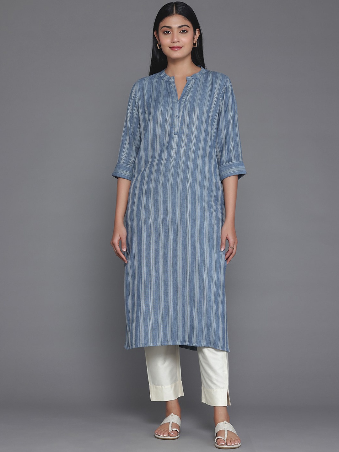 

Libas Grey Striped Mandarin Collar Thread Work Straight Kurta