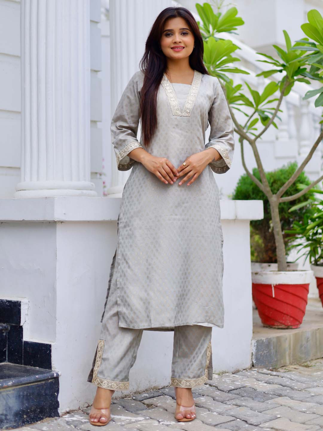 

Libas Regular Zari Kurta with Trouser, Grey