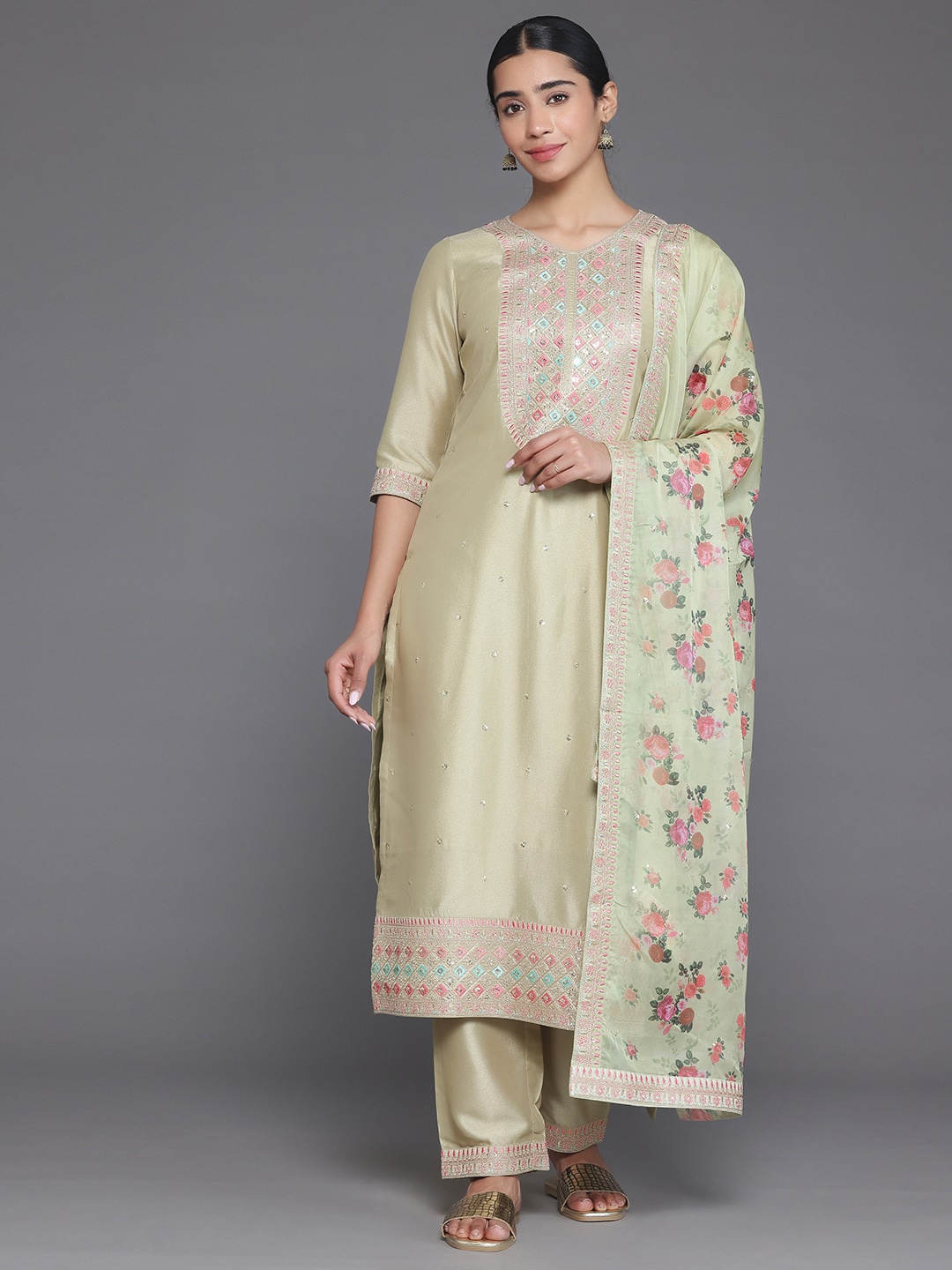 

Libas Floral Embroidered Regular Sequinned Kurta with Trouser & Dupatta, Green