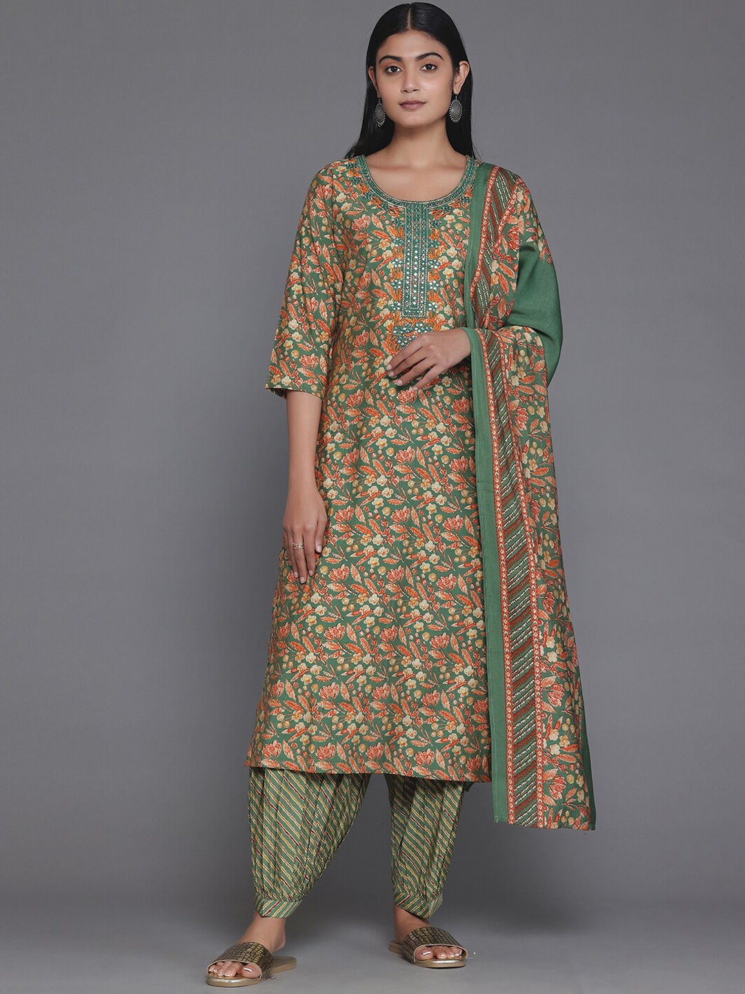 

Libas Floral Printed Regular Mirror Work Kurta with Salwar & Dupatta, Green