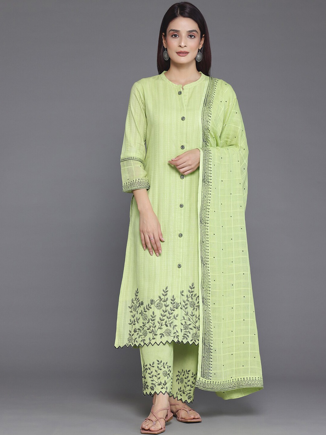 

Libas Floral Regular Thread Work Pure Cotton Kurta with Trouser & Dupatta, Green