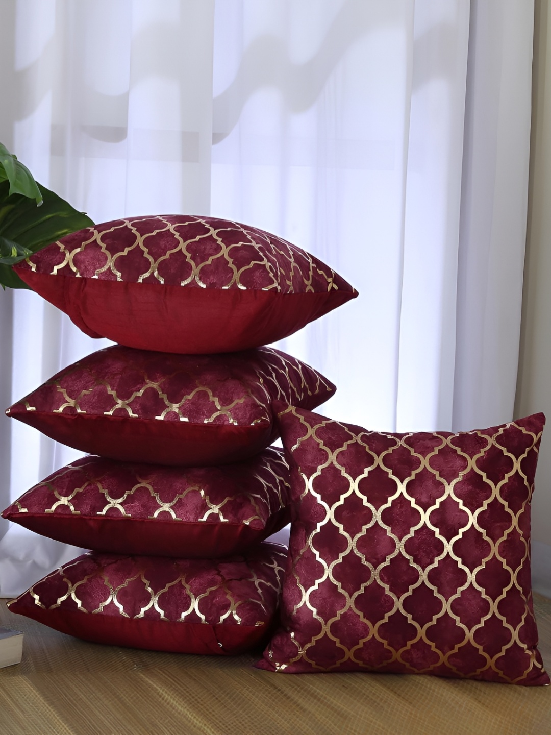 

Homerz Maroon & Gold-Toned 5 Pieces Geometric Velvet Square Cushion Covers
