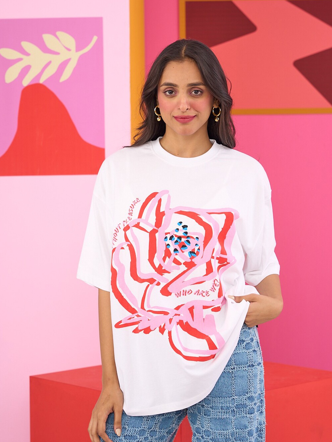 

THE CLOTHING FACTORY Emily in Paris Drop-Shoulder Sleeves Cotton Oversized T-shirt, White