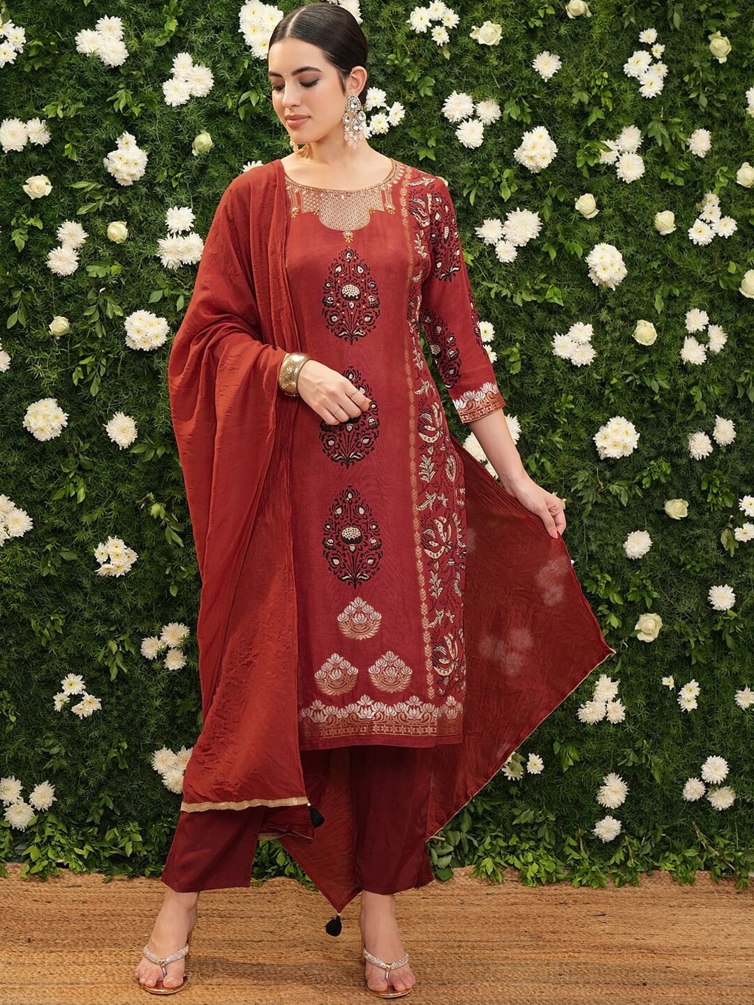 

Vishudh Red Ethnic Motifs Woven Design Regular Zari Kurta With Trousers & Dupatta