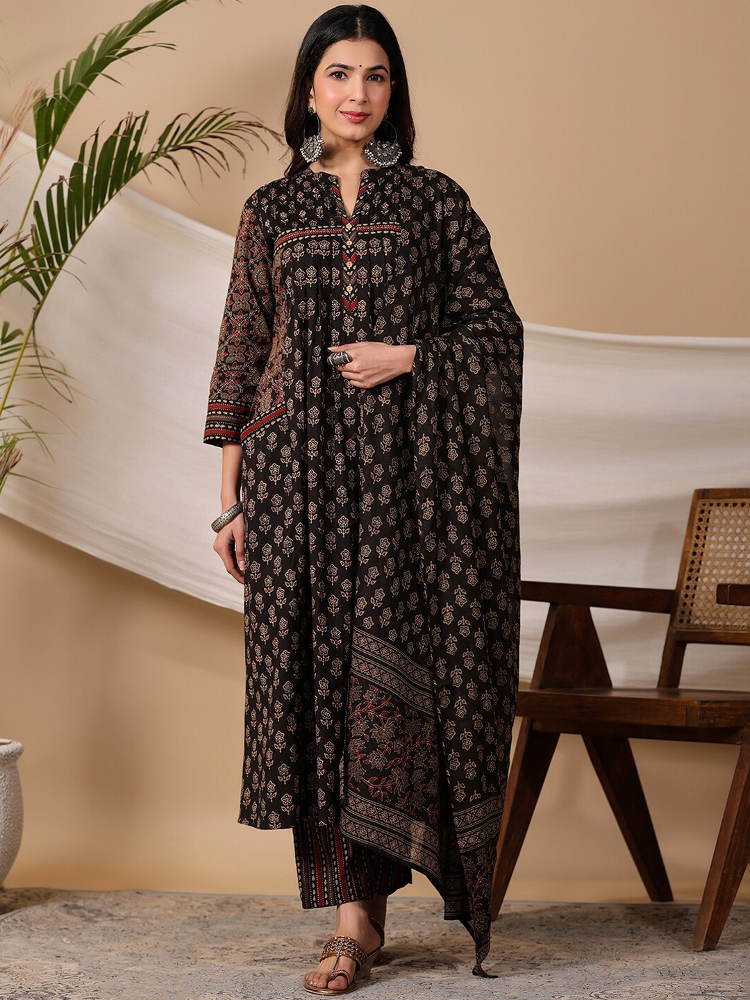 

Vishudh Black Ethnic Motifs Printed Regular Pure Cotton Kurta With Trousers & Dupatta