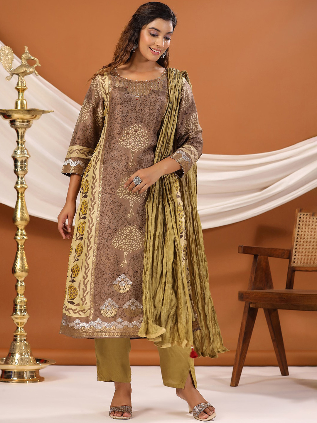 

Vishudh Floral Printed Round Neck Kurta with Trousers & Dupatta, Mauve