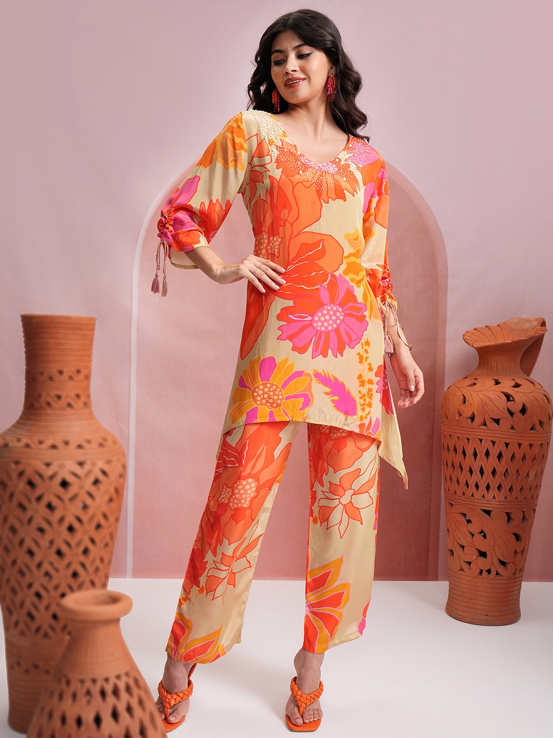 

Vishudh Floral Printed Kurta With Trouser, Beige