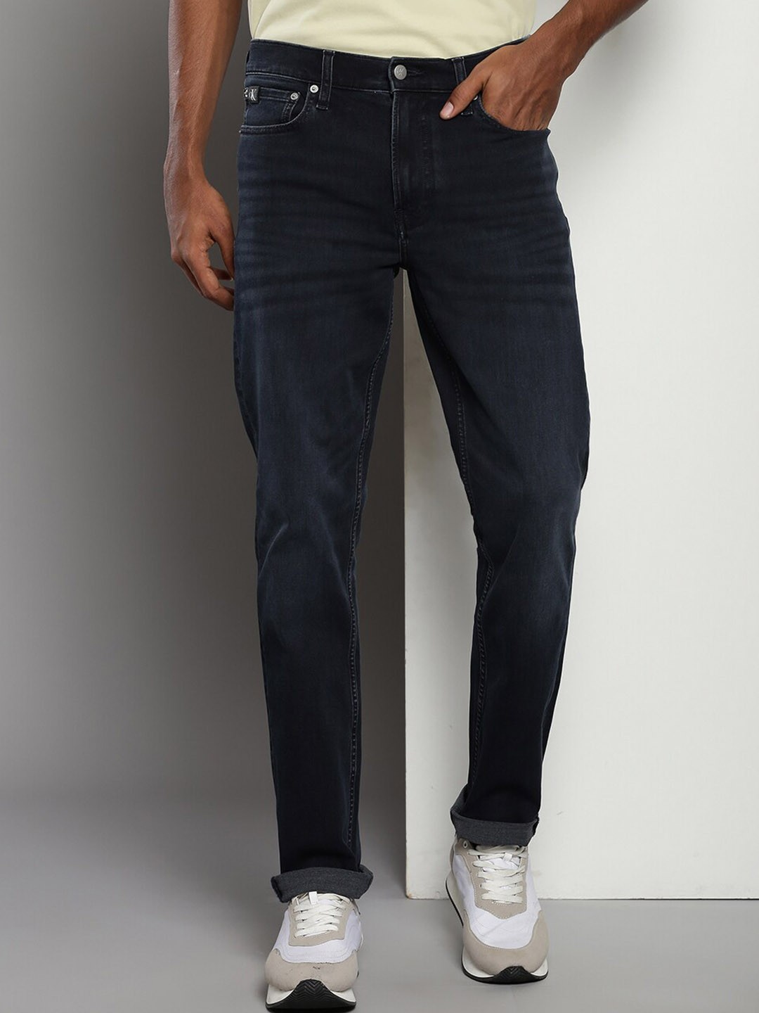 

Calvin Klein Jeans Men Mid-Rise Comfort Slim Fit Stretchable Jeans, Black
