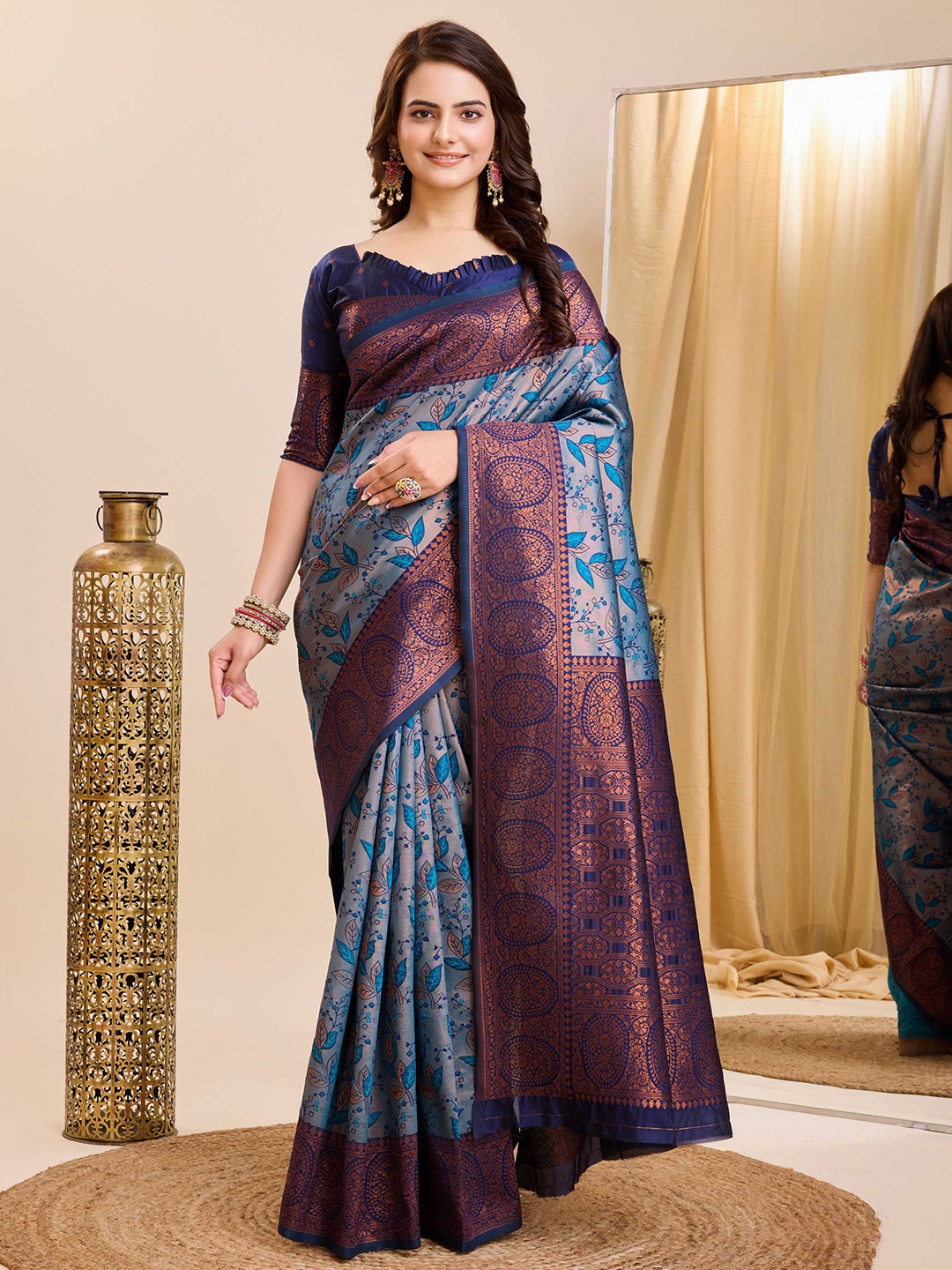 

HERE&NOW Woven Design Floral Zari Banarasi Saree, Blue
