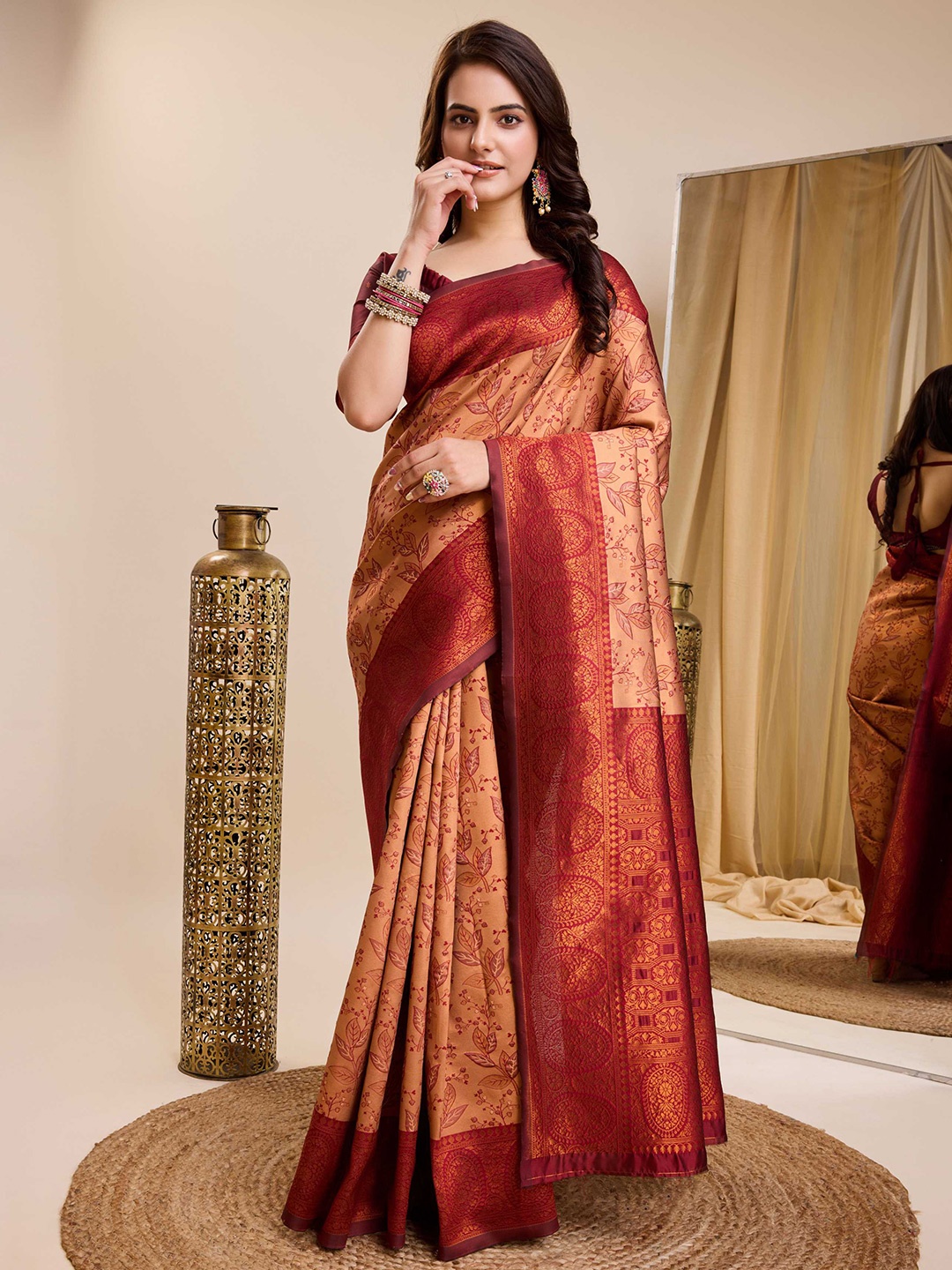 

HERE&NOW Woven Design Floral Zari Banarasi Saree, Peach