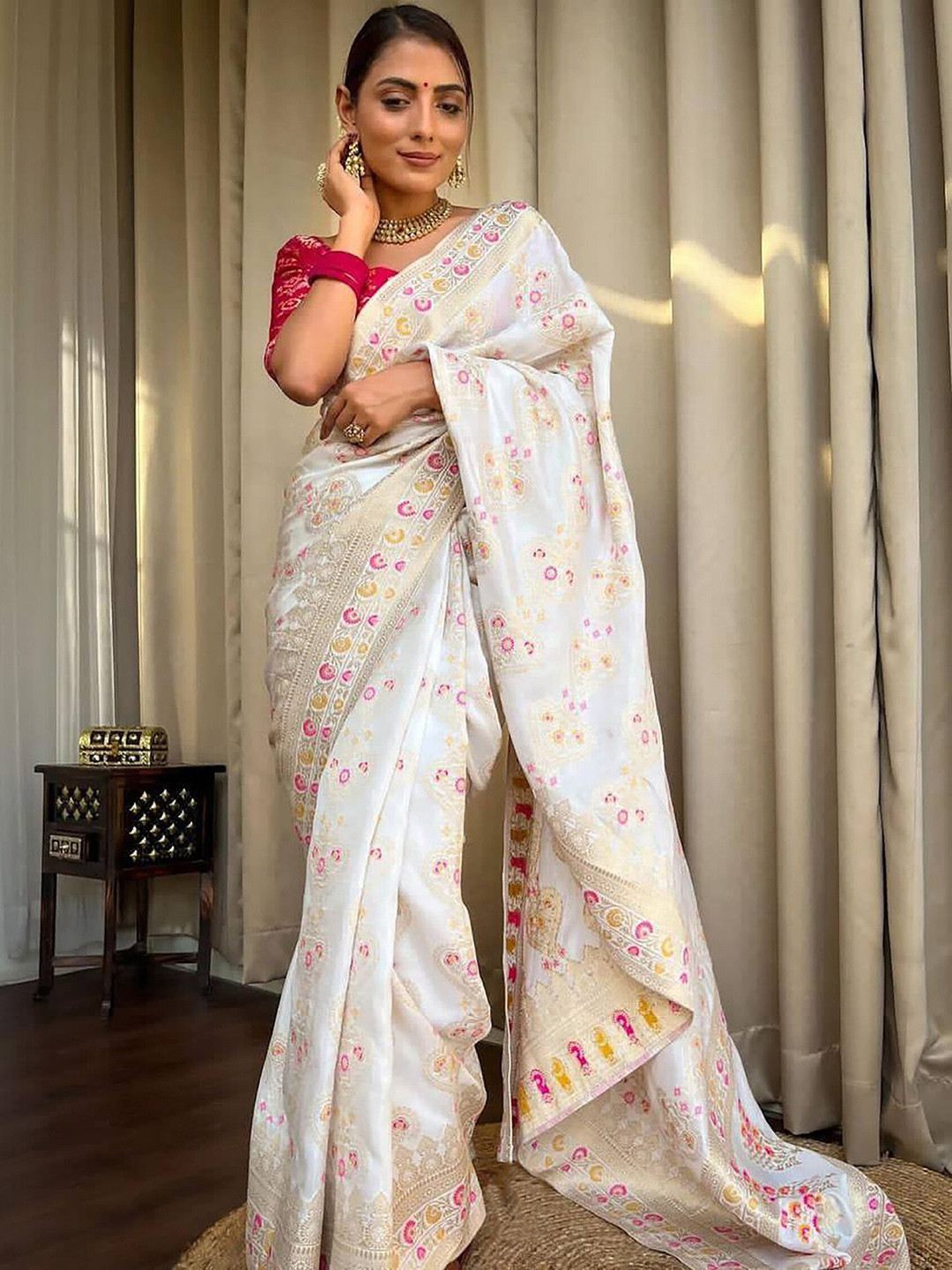 

BerMondsey Woven Design Zari Banarasi Saree, White