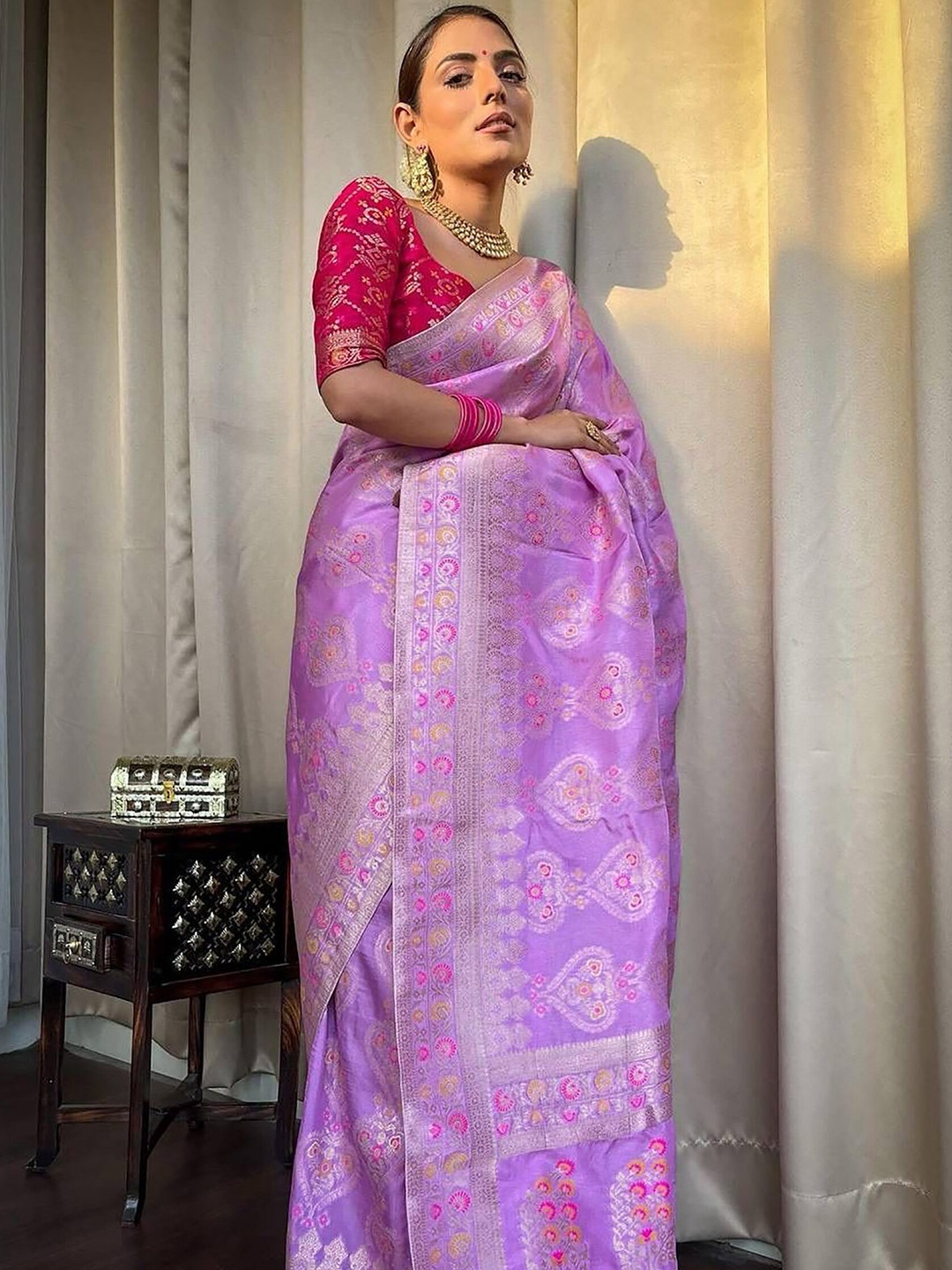 

BerMondsey Ethnic Motifs Woven Design Zari Banarasi Saree, Purple