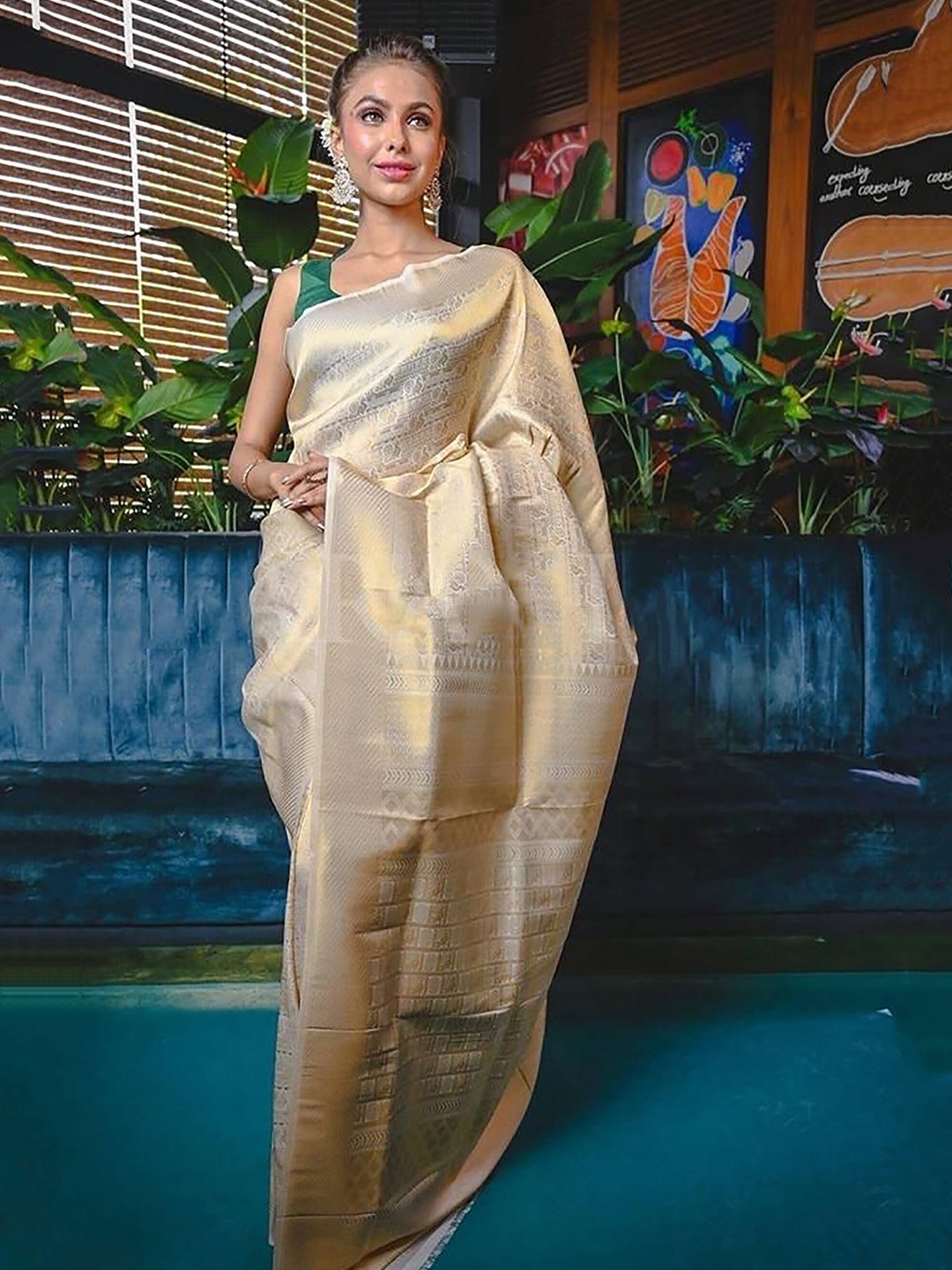 

BerMondsey Woven Design Zari Banarasi Saree, Beige