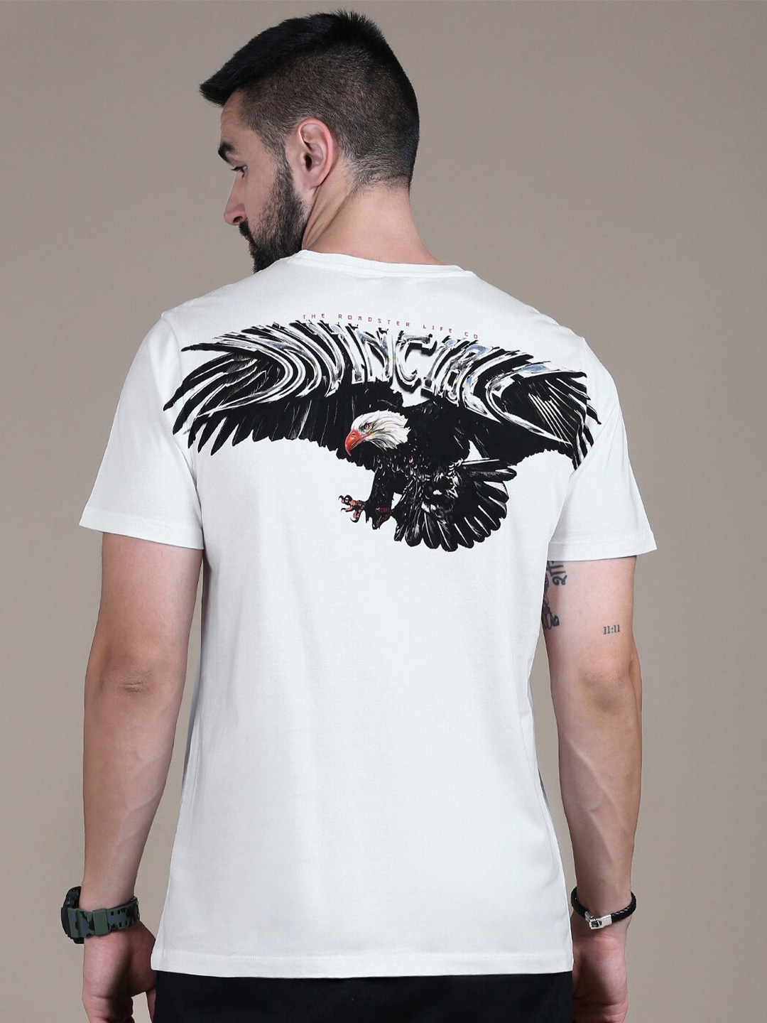 

The Roadster Lifestyle Co White Graphic Printed Cotton Round Neck Tshirt