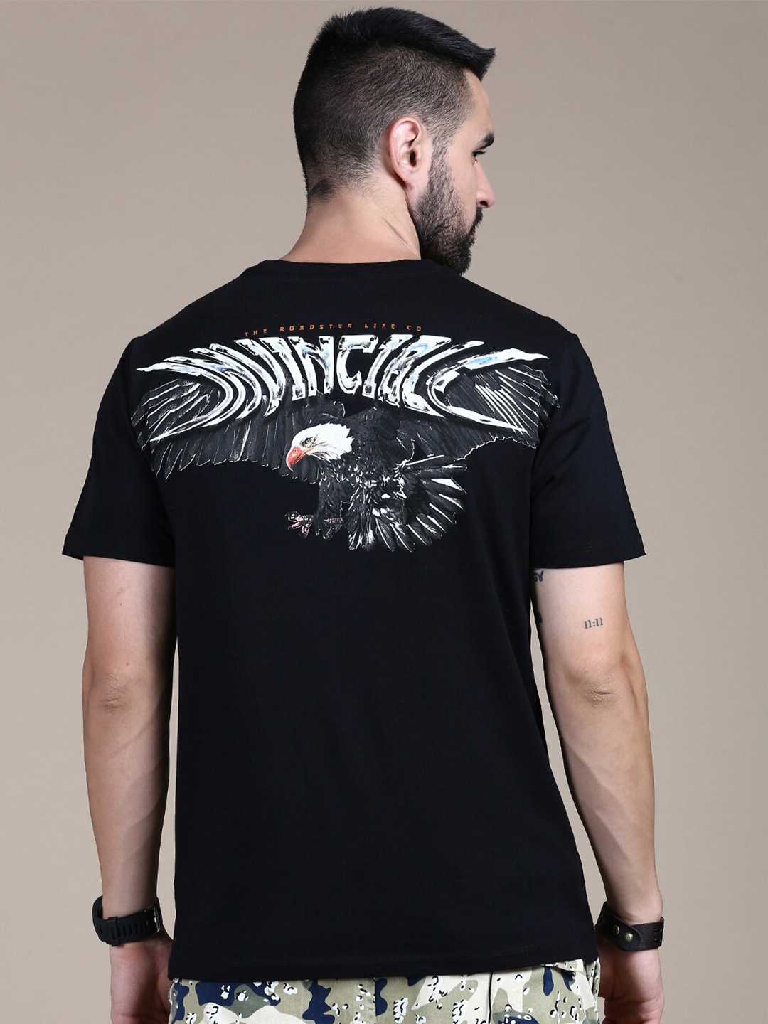 

The Roadster Lifestyle Co Black Graphic Printed Cotton Round Neck Tshirt
