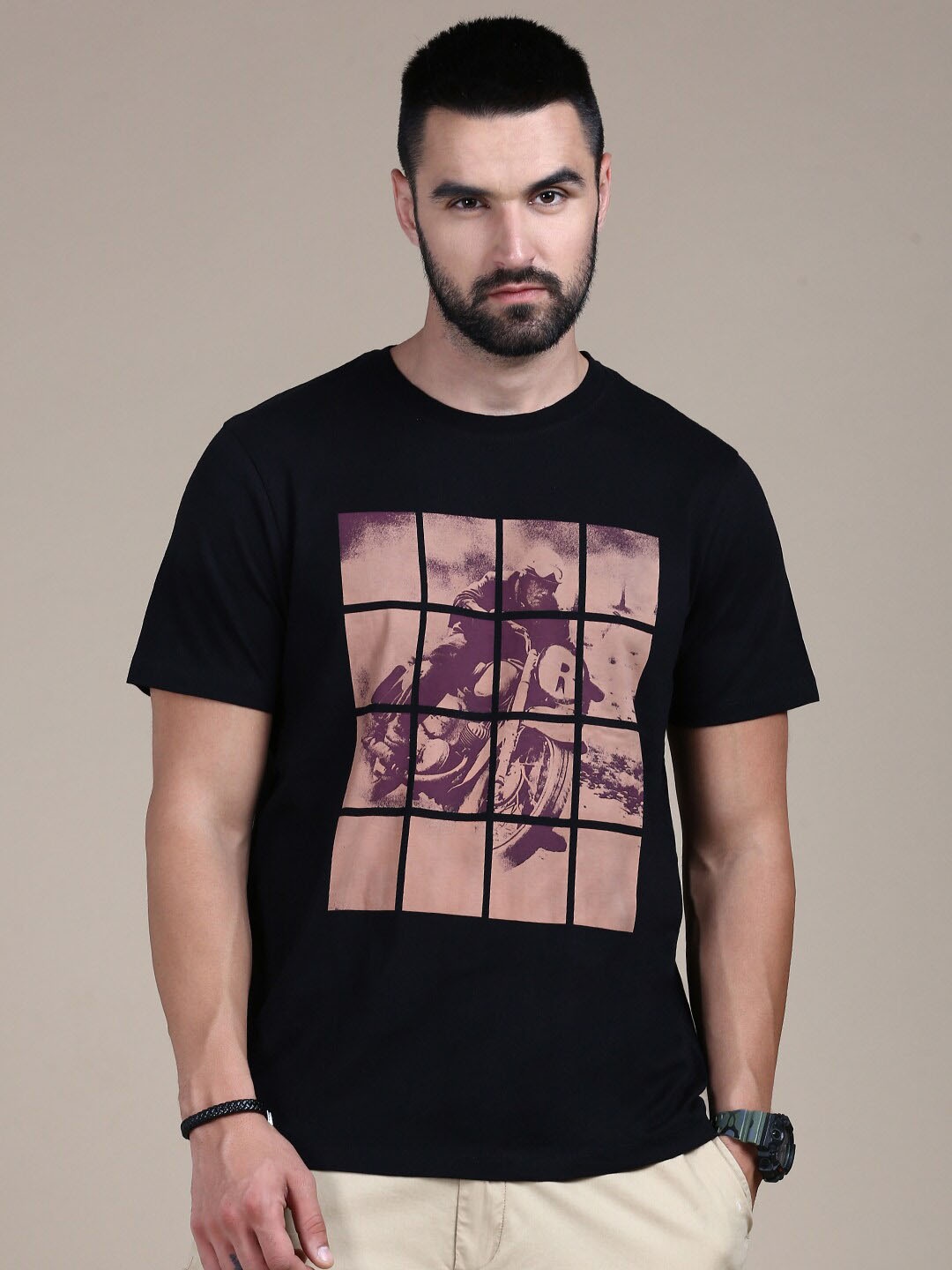 

The Roadster Lifestyle Co Graphic Printed Cotton Round Neck Tshirts, Black