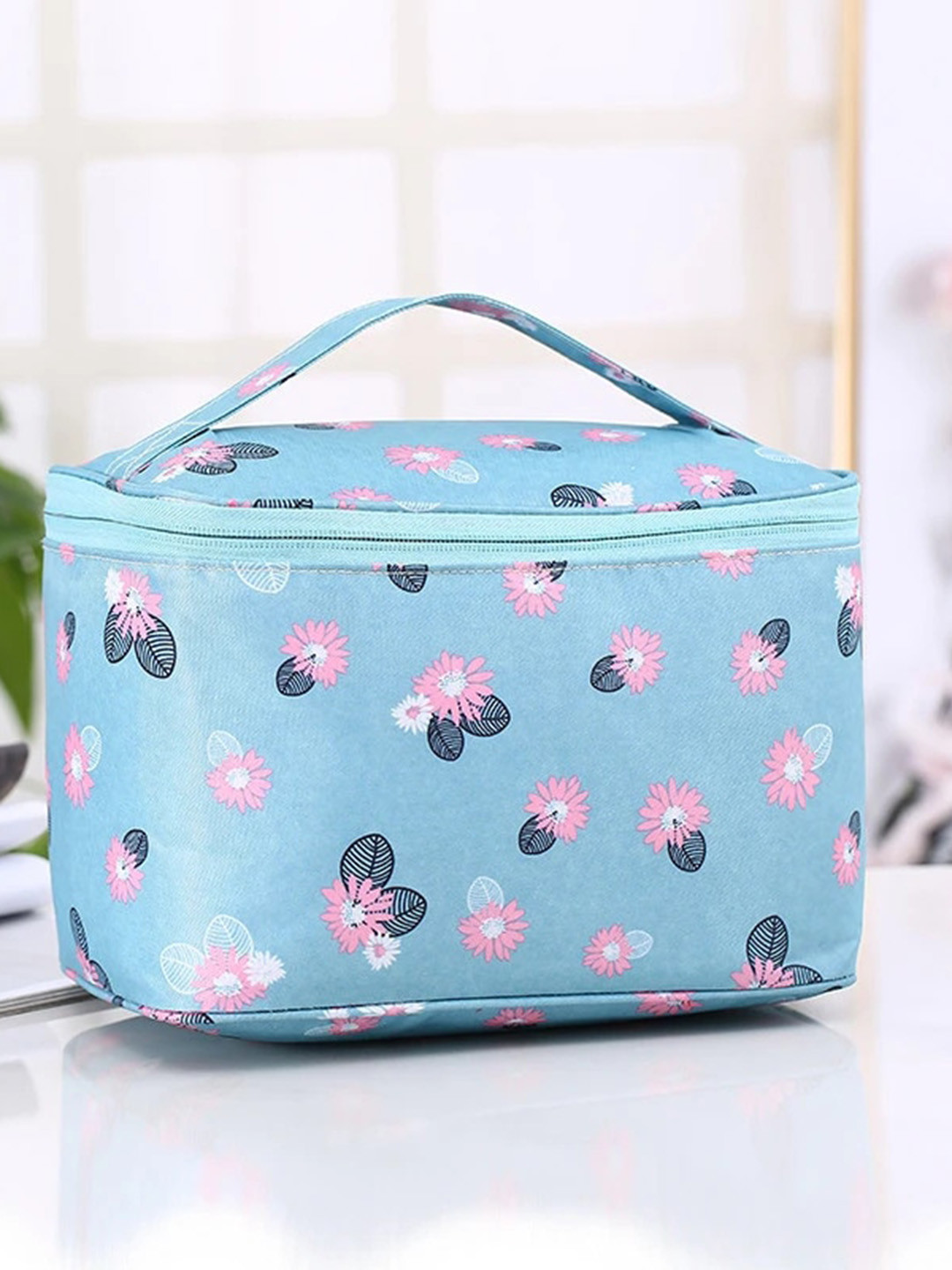 

Awestuffs Blue Printed Large Cosmetics Accessories Organizer