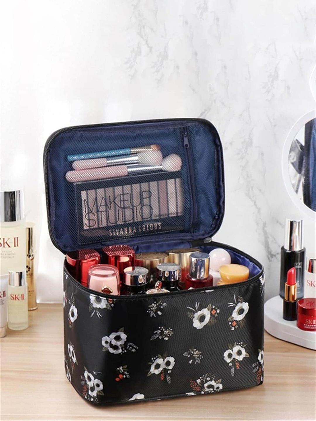 

Awestuffs Black & White Printed Water Proof Large Cosmetics Accessories Organizer