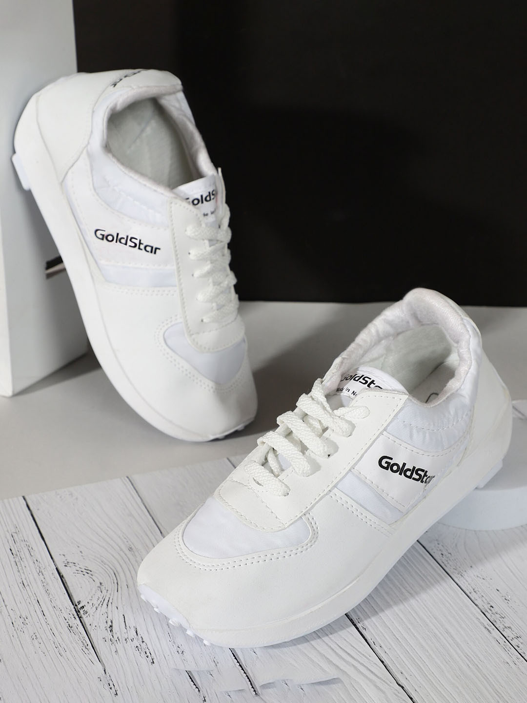 

Goldstar Men Lightweight Walking Shoes, White