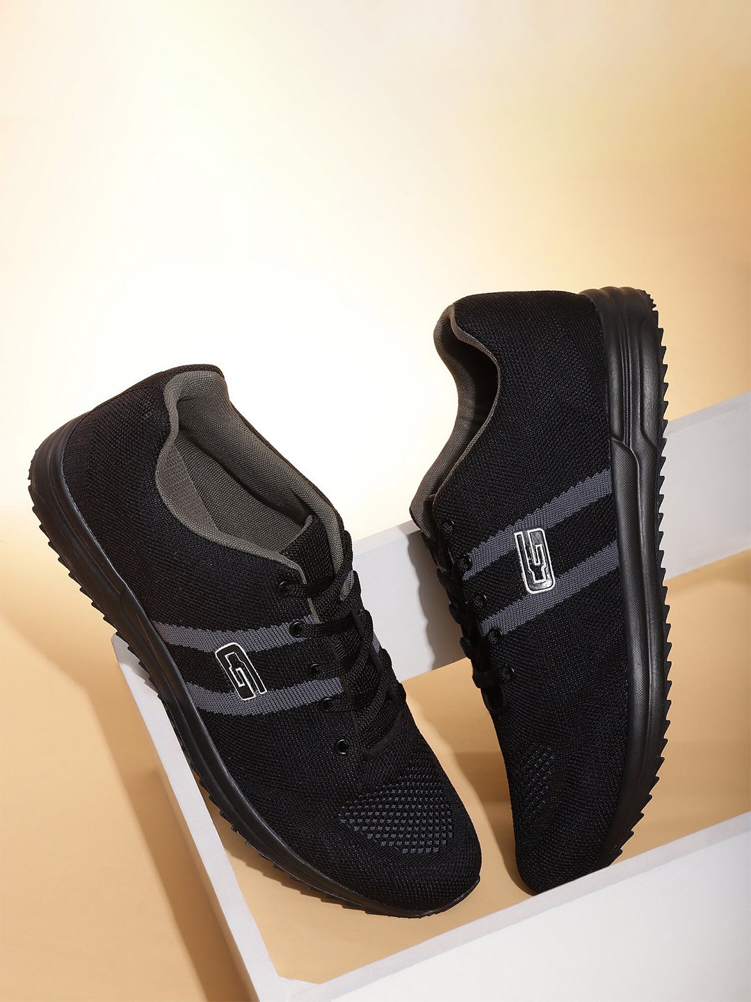 

Goldstar Men Textured Lace-Up Walking Shoes, Black