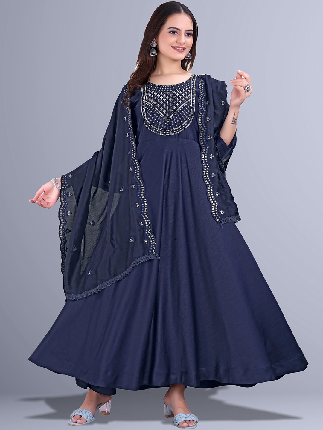 

Pari THE FASHION STUDIO Yoke Design Thread Work Pure Cotton Kurta with Trousers & Dupatta, Navy blue