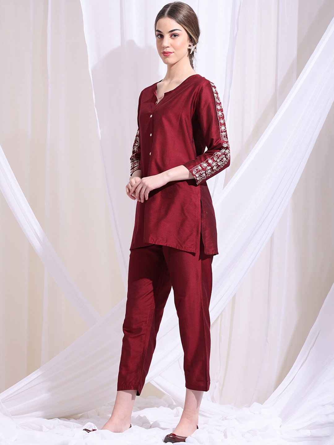 

Anouk Maroon Notch Neck Straight Kurta with Trousers
