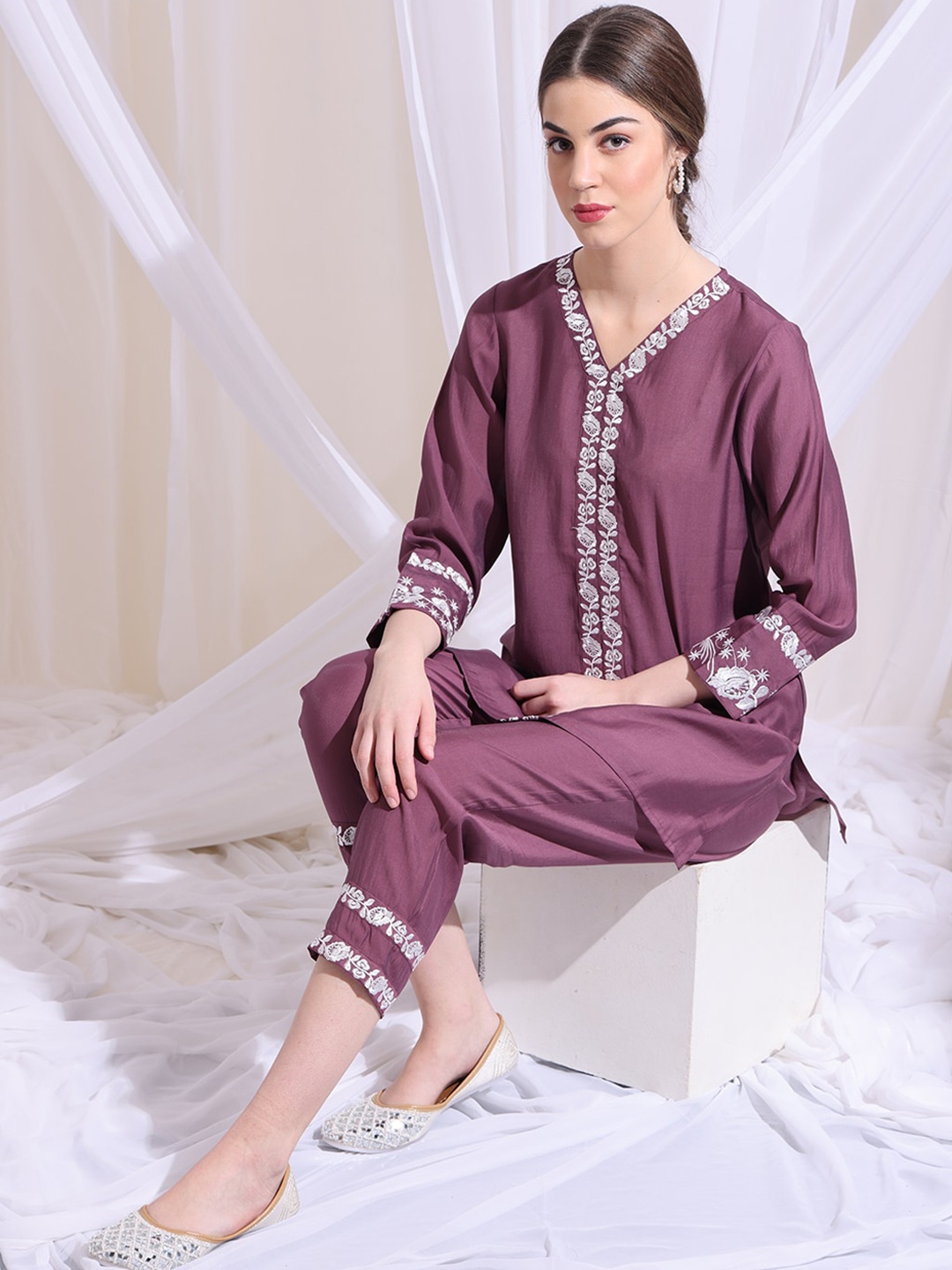 

Anouk Mauve Floral Embroidered Regular Thread Work Kurti with Trousers