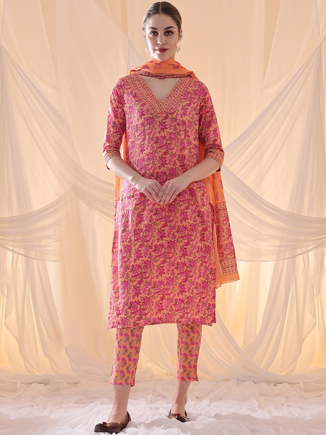 

Anouk V Neck Floral Printed Regular Pure Cotton Kurta with Trousers & Dupatta, Peach