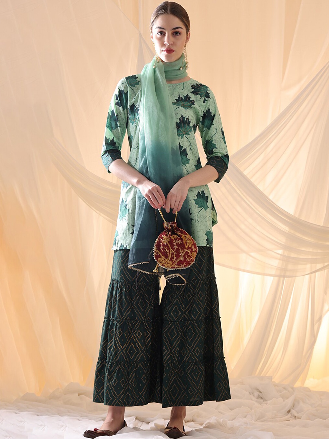 

Anouk Floral Printed Regular Pure Cotton Kurti with Palazzos & Dupatta, Green