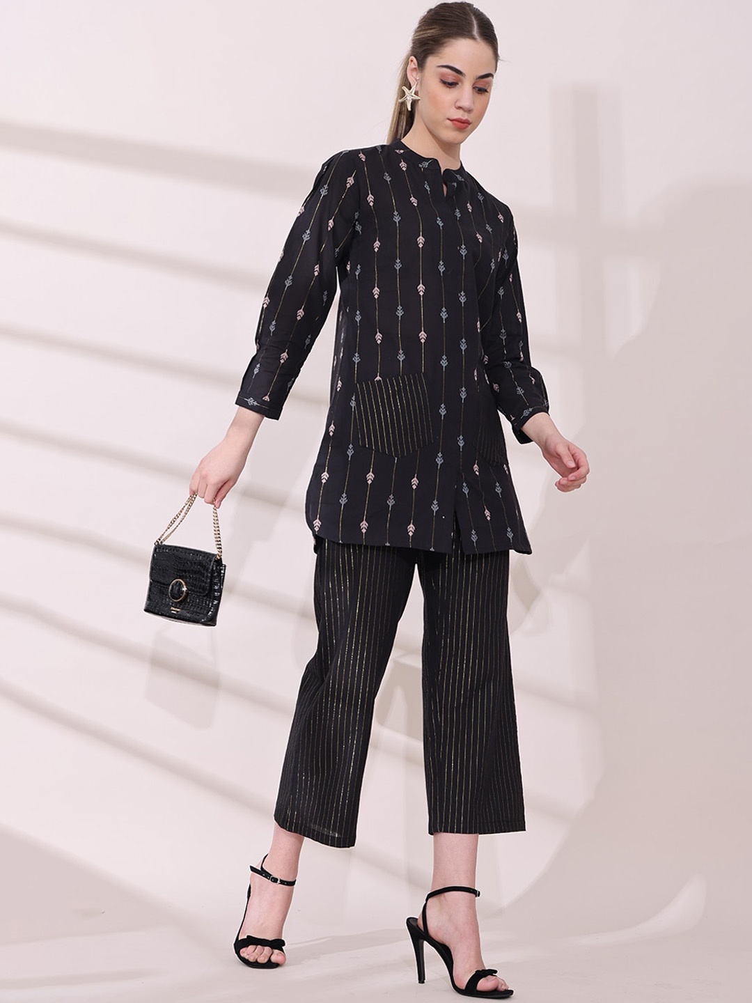 

Anouk Floral Regular Pure Cotton Kurta with Palazzos, Black