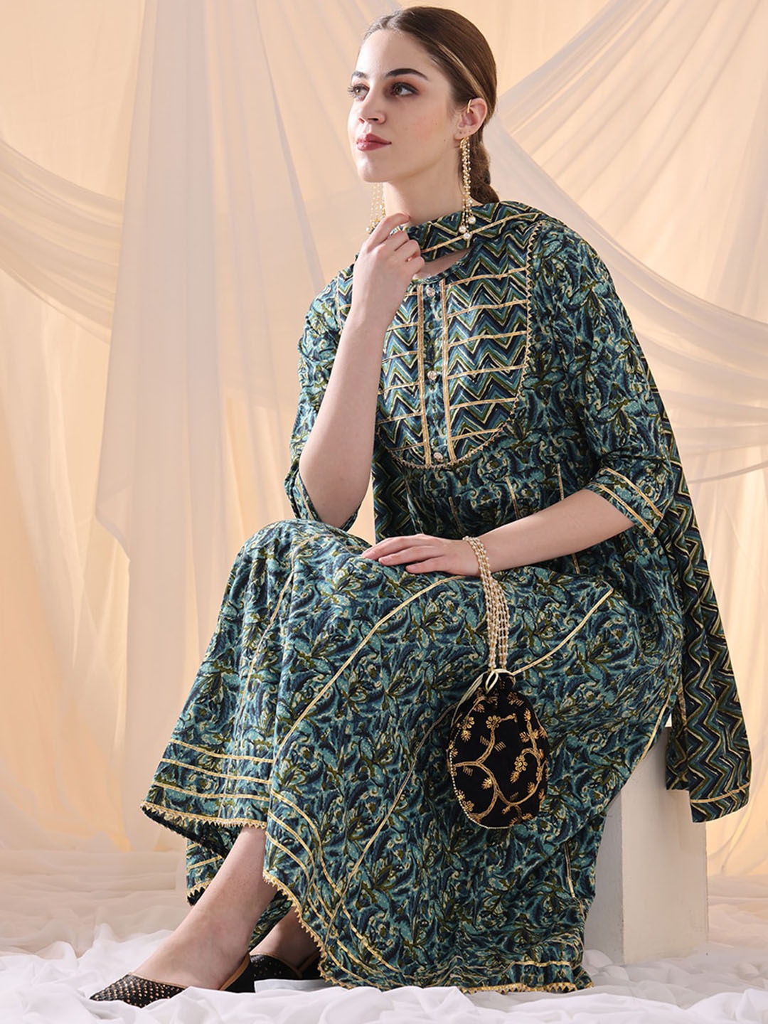 

Anouk Round Neck Floral Printed Gotta Patti Empire Kurta with Trouser & Dupatta, Green