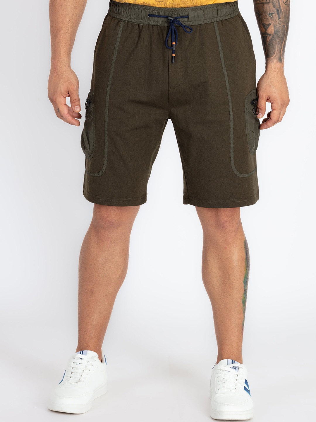 

Status Quo Men Mid-Rise Shorts, Olive
