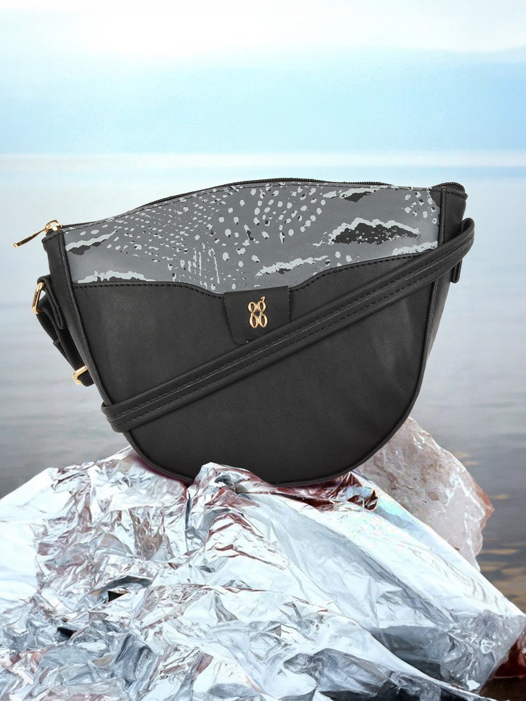 

Baggit Oversized Structured Sling Bag, Black