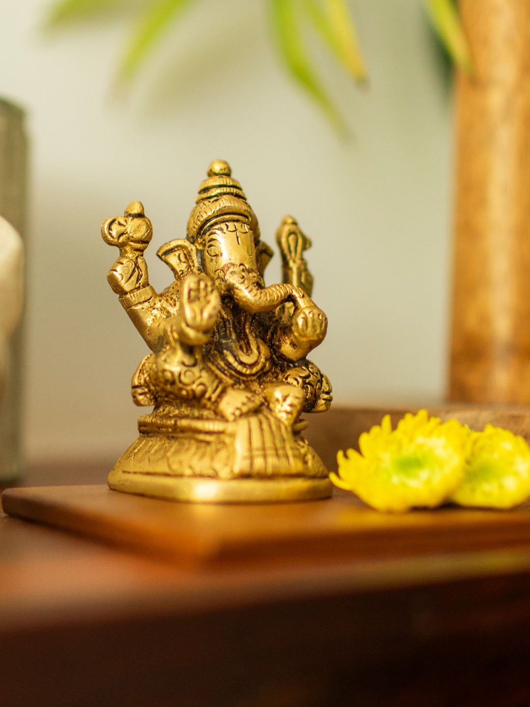 

10club Gold-Toned Religious Idol Showpiece