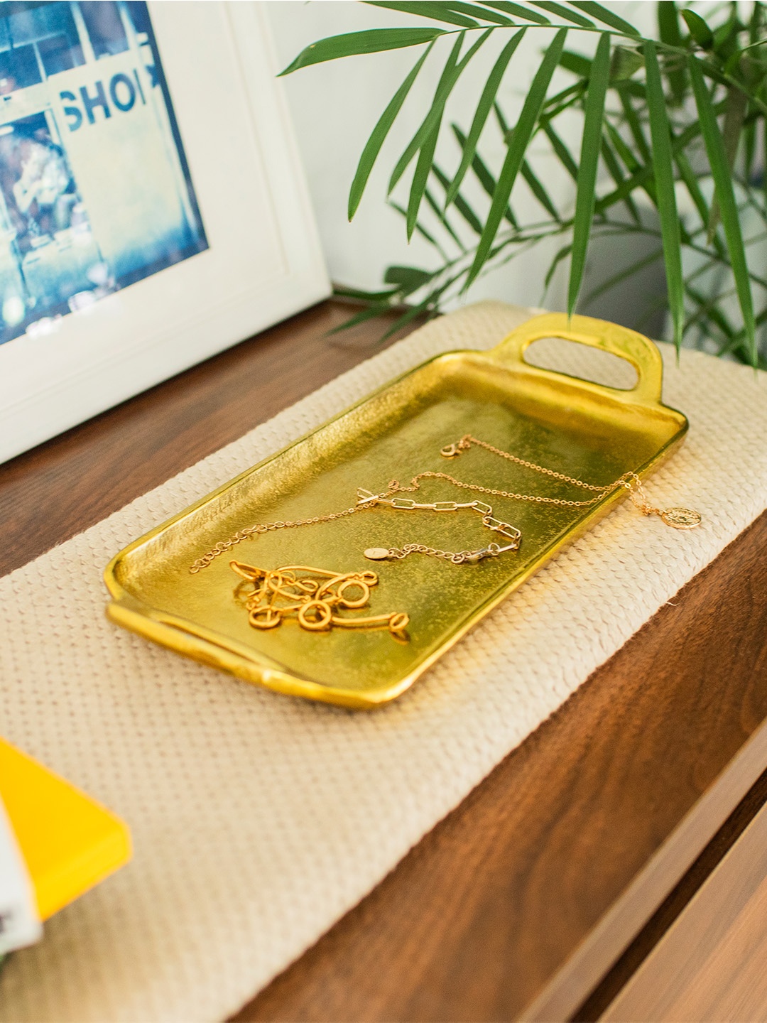 

10club Gold Toned Textured Rectangular Metal Tray