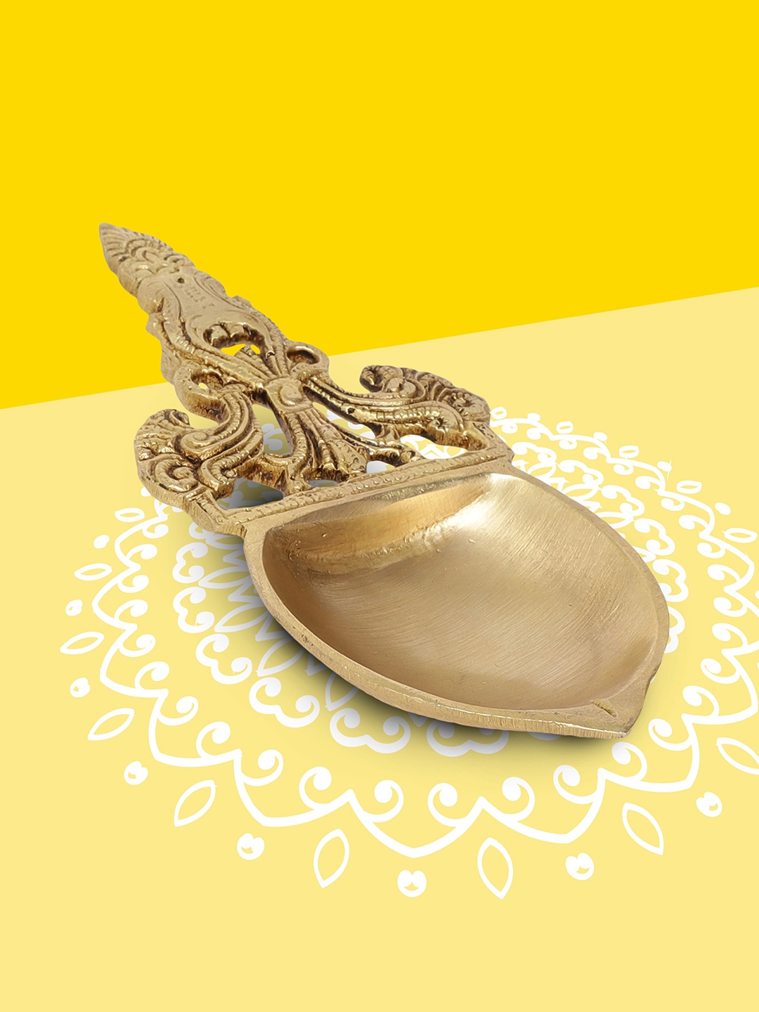 

10club Gold Toned Textured Pure Brass Aarti Diya